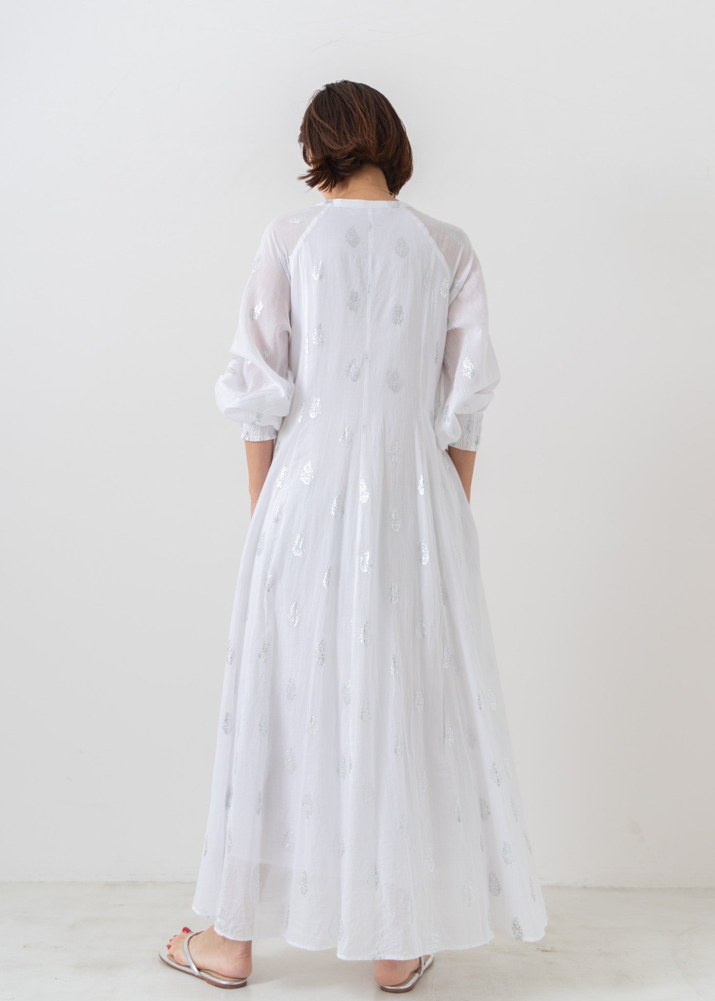 予約受付中】Cotton Voile Foil Flower Print Sleeve Dress | Pasand 