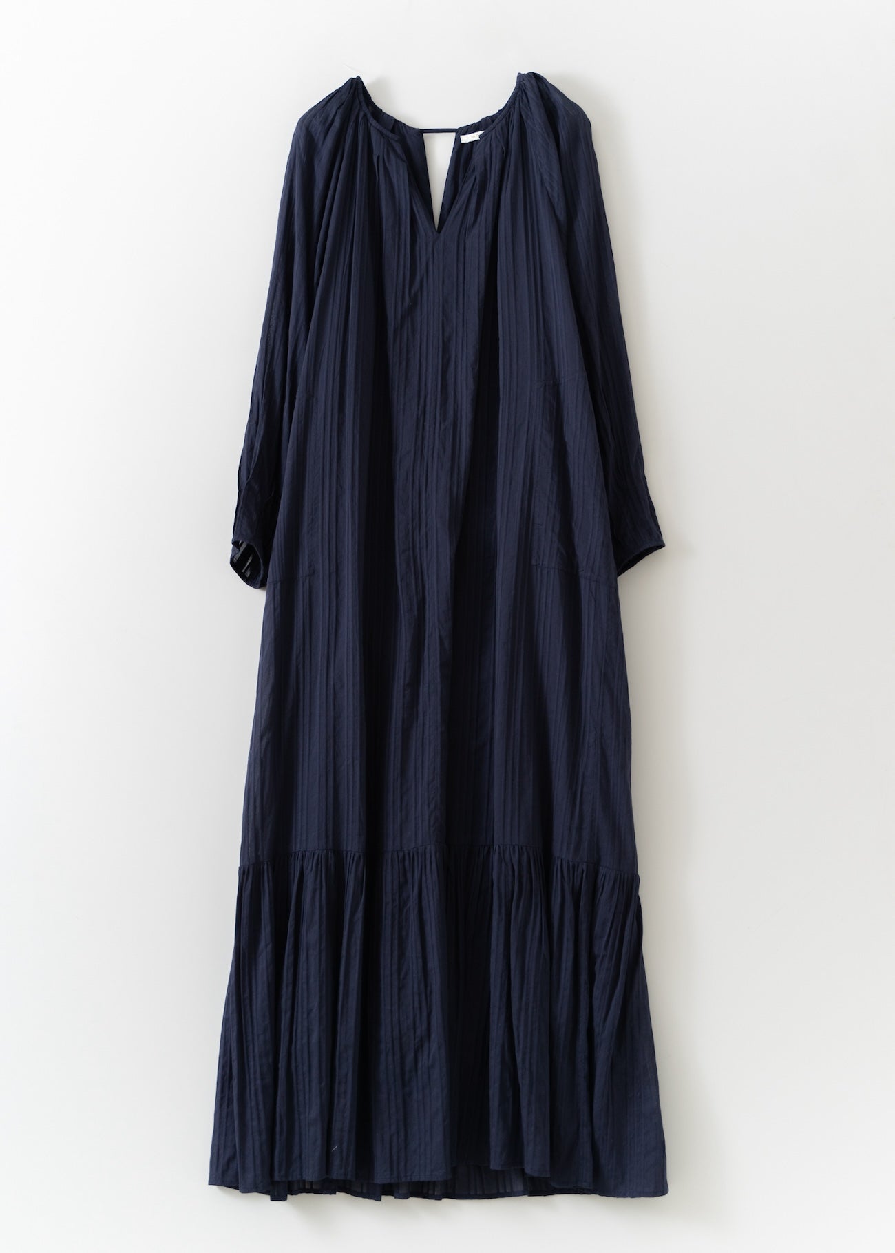 Cotton Dobby Stripe Solid Neck Gather Dress | Pasand by ne Quittez pas |  パサンドバイヌキテパ