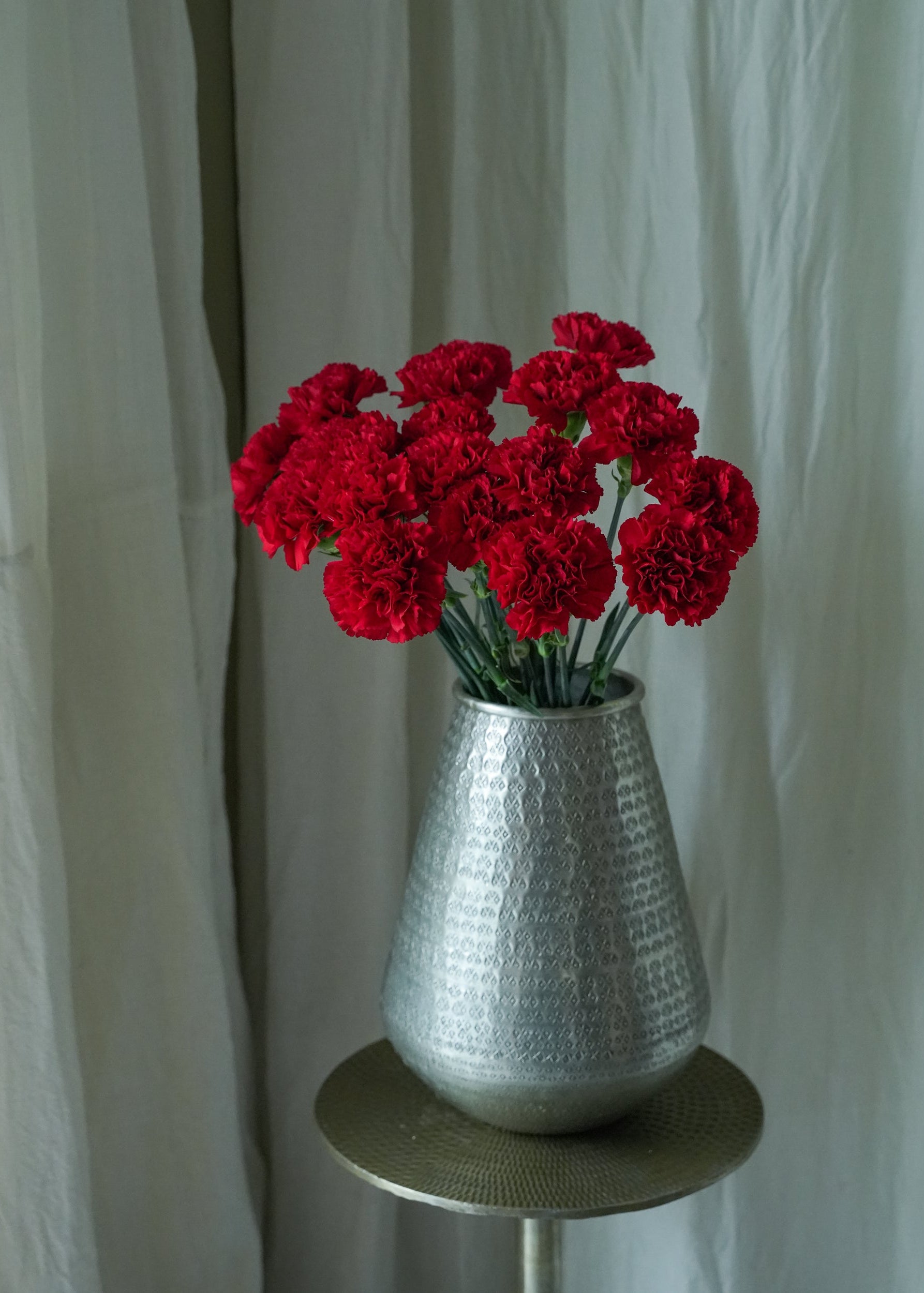 Aluminium Vase Star Hammered | Pasand by ne Quittez pas | パサン