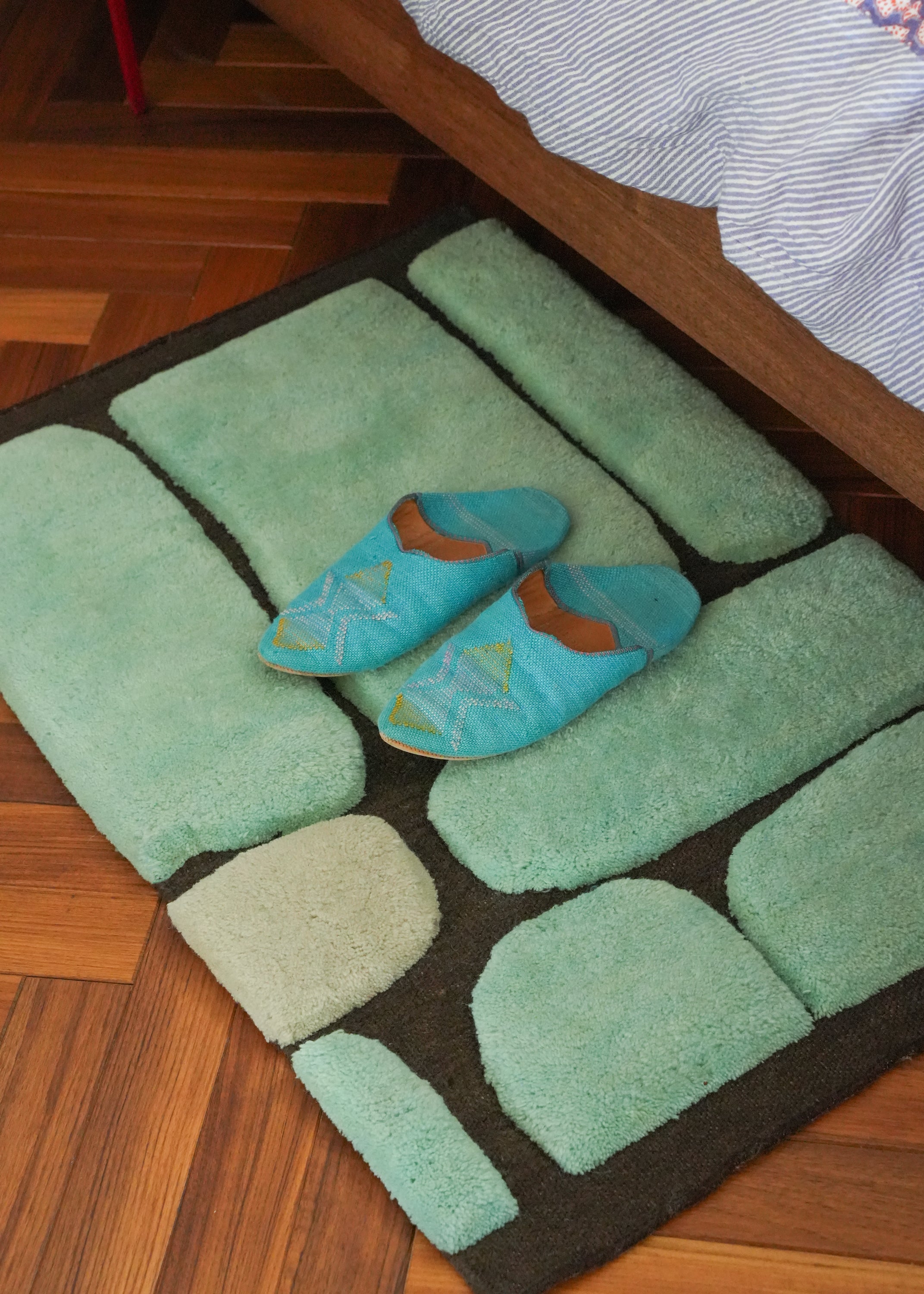 Soft Flagstone Wool Rug | Pasand by ne Quittez pas | パサンドバイ