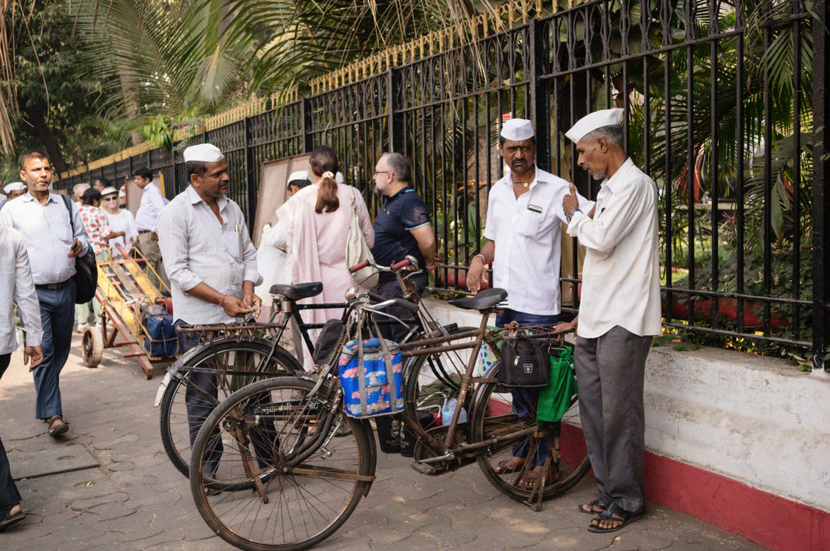 [SIGHTS]  Churchgate駅　ダッバーワーラー - 画像1