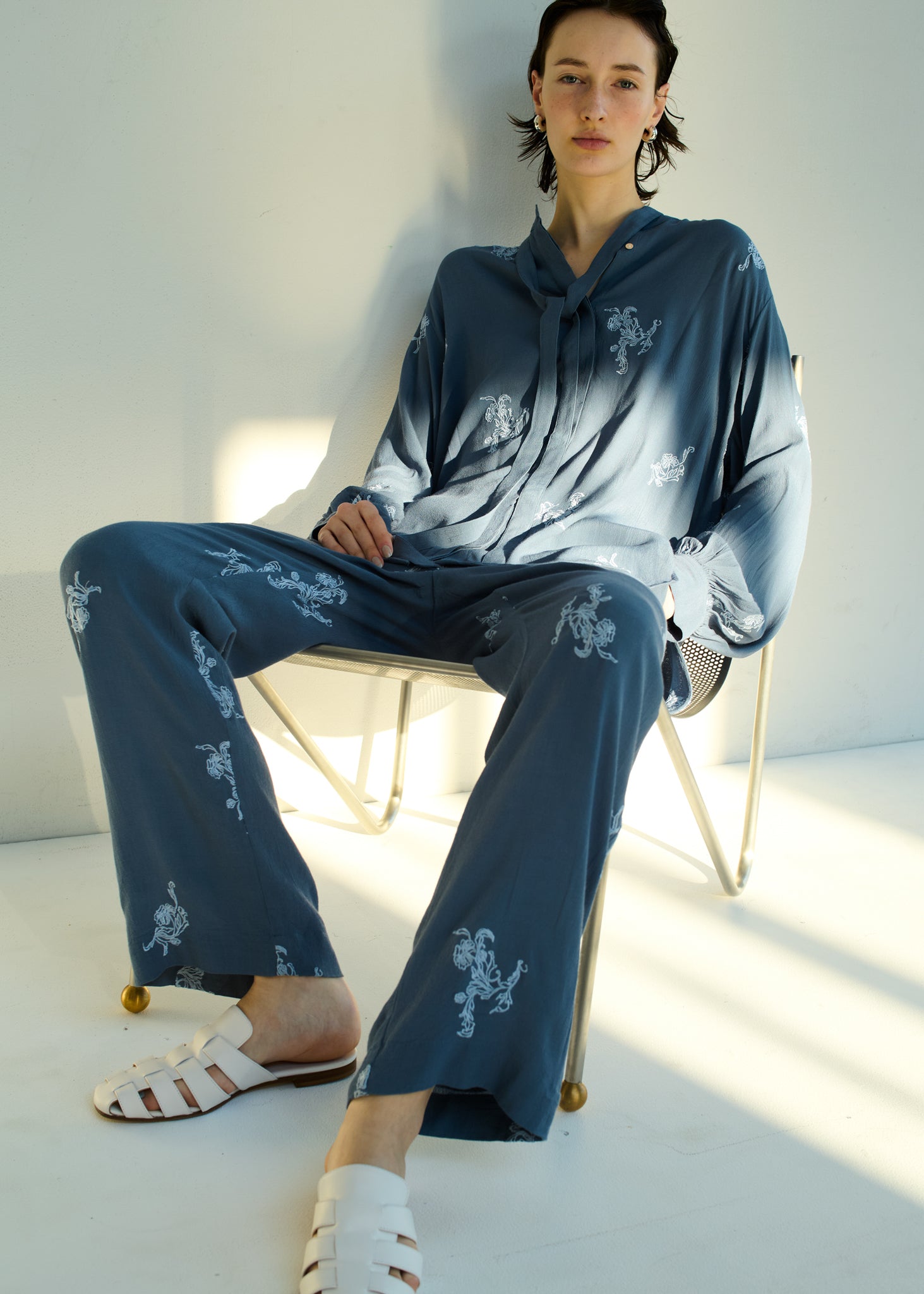 Moss Crape Mini Flower Embroidery Pants