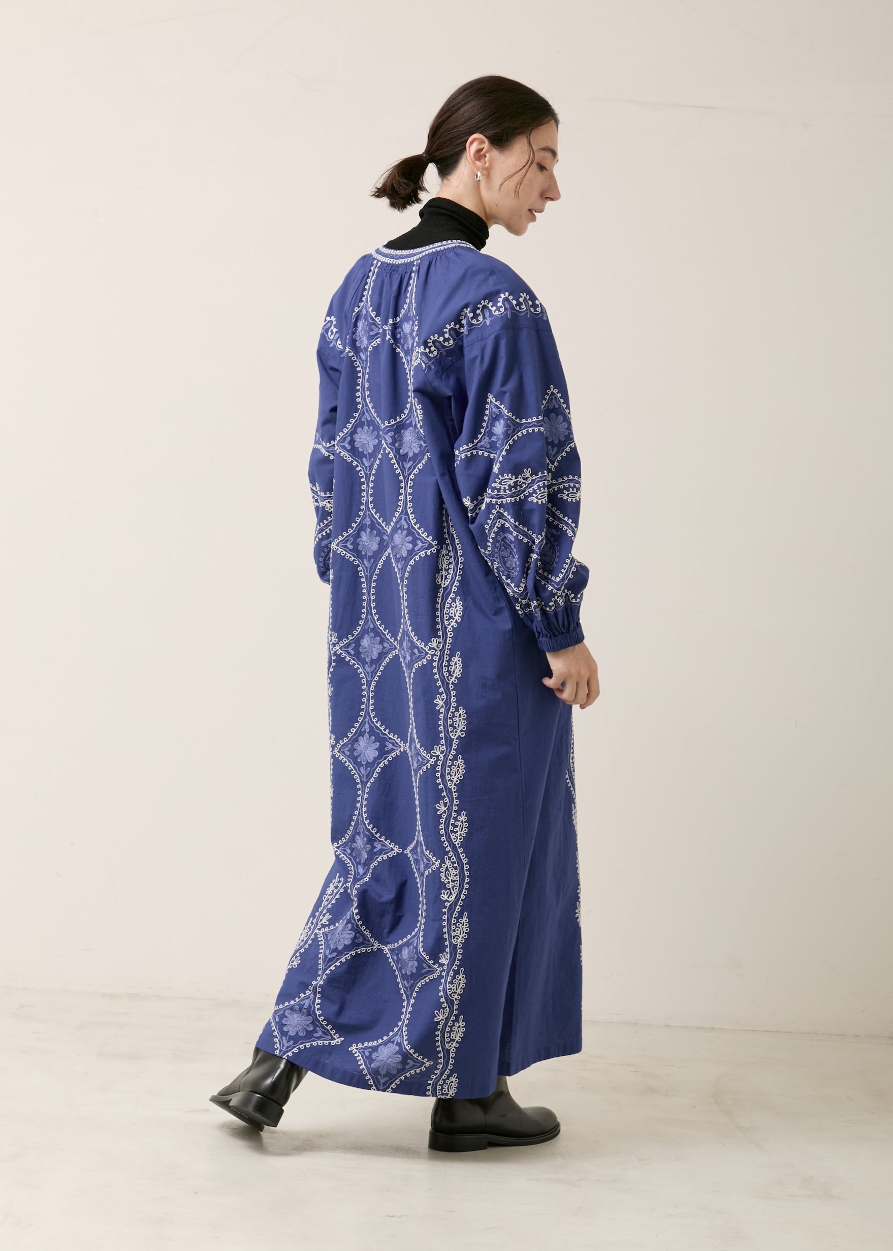 Cotton Linen Diamond Aari Embroidery Dress | Pasand by ne Quittez