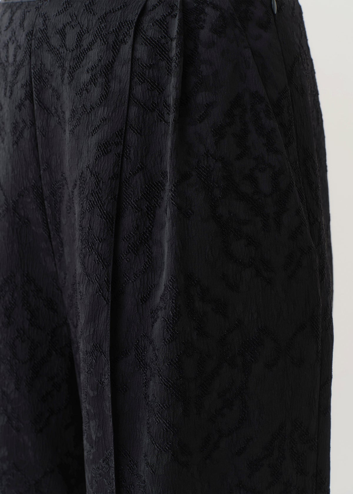 【9/24 10時発売】Arabesque Jacquard Tuck Pants