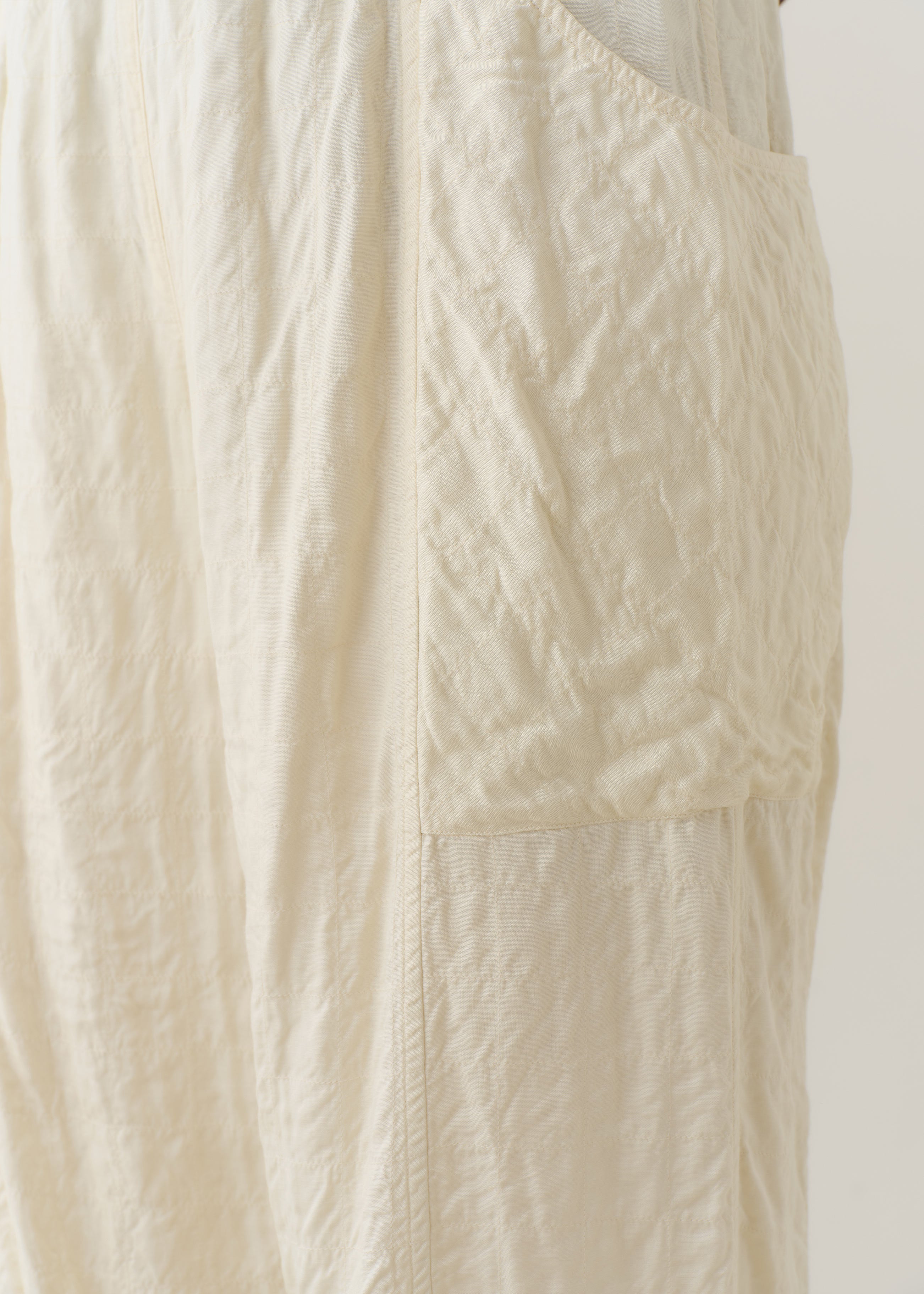 訳あり　未使用　ヌキテパ　コットンパンツ　ホワイト　ヘムラ　S 10/21 10時発売】Rayon Quilted Pants | Pasand by ne Quittez pas