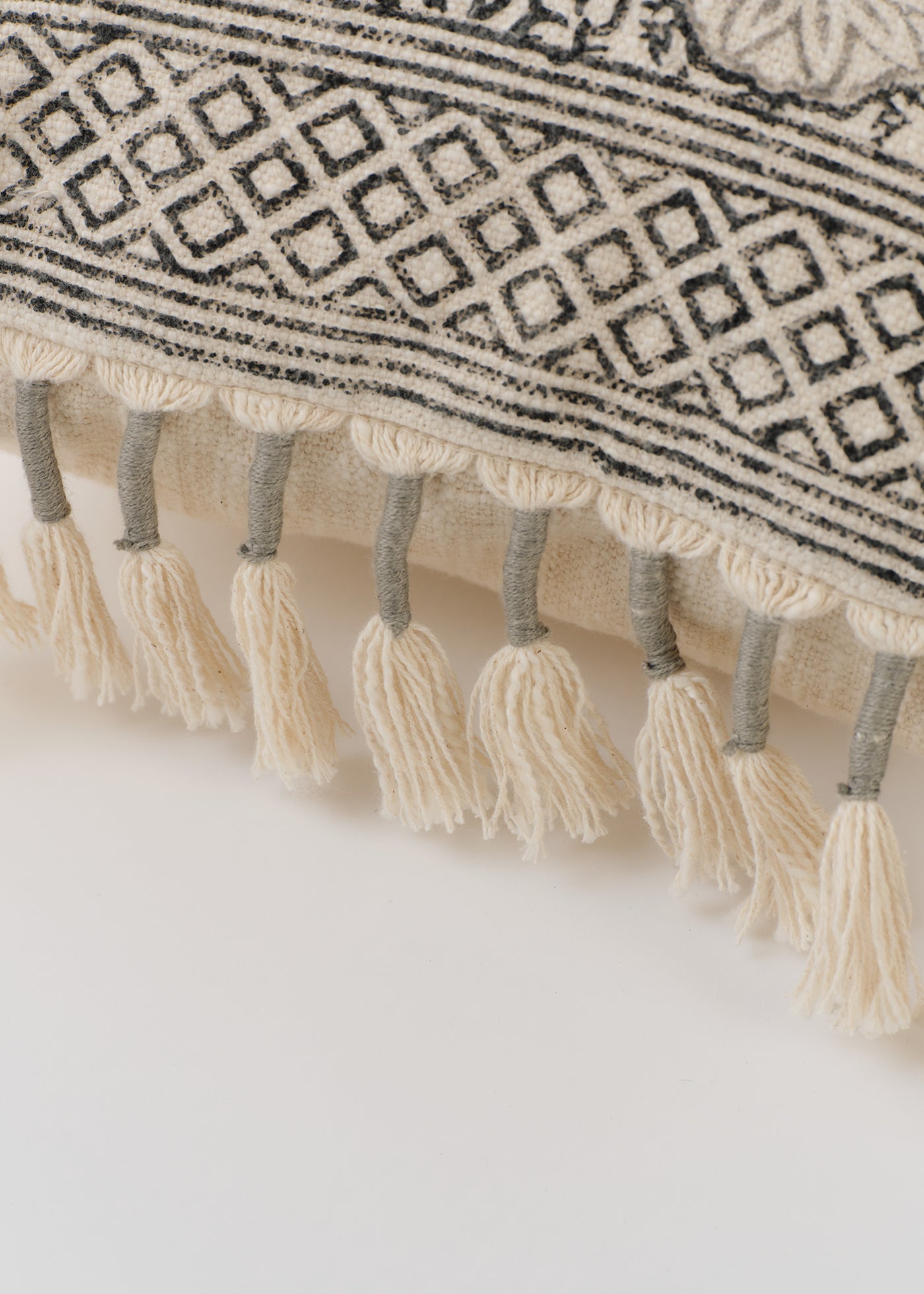 Block Print Long Cushion Cover | Pasand by ne Quittez pas | パサン