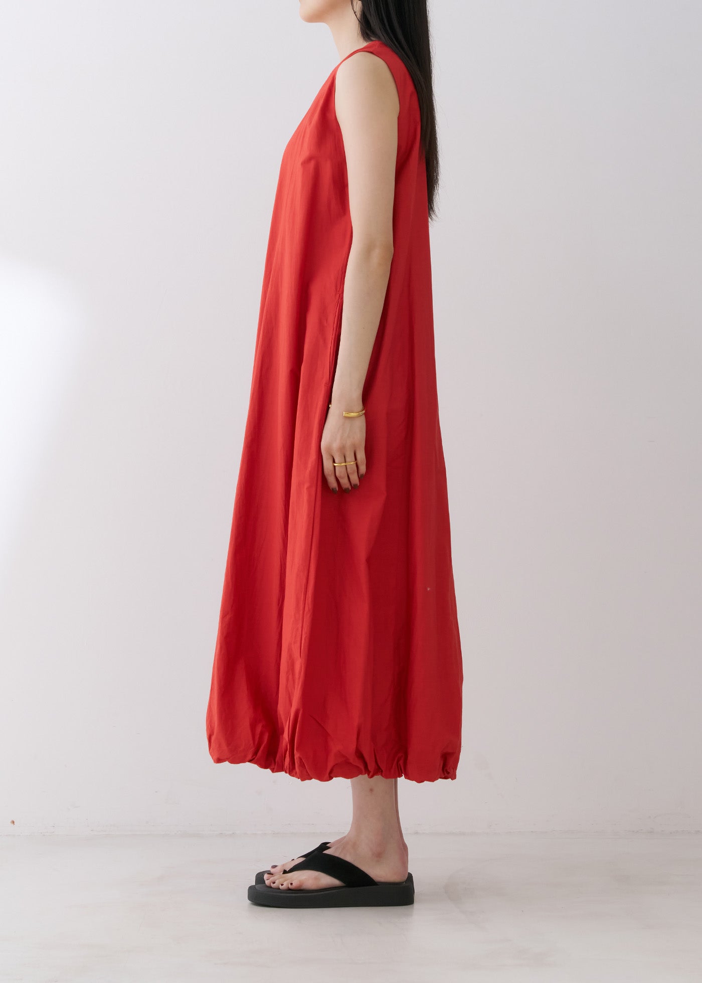 Poplin Solid Sleeveless Balloon Dress | Pasand by ne Quittez pas |  パサンドバイヌキテパ