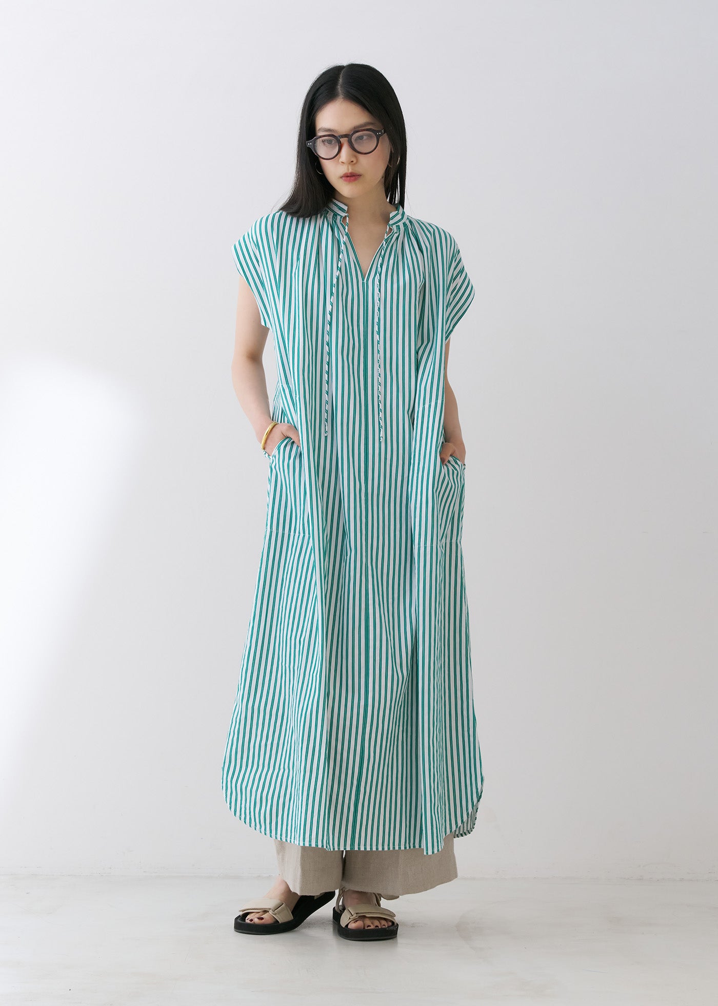 Poplin Stripe Shirring Sleevless Dress | Pasand by ne Quittez pas 