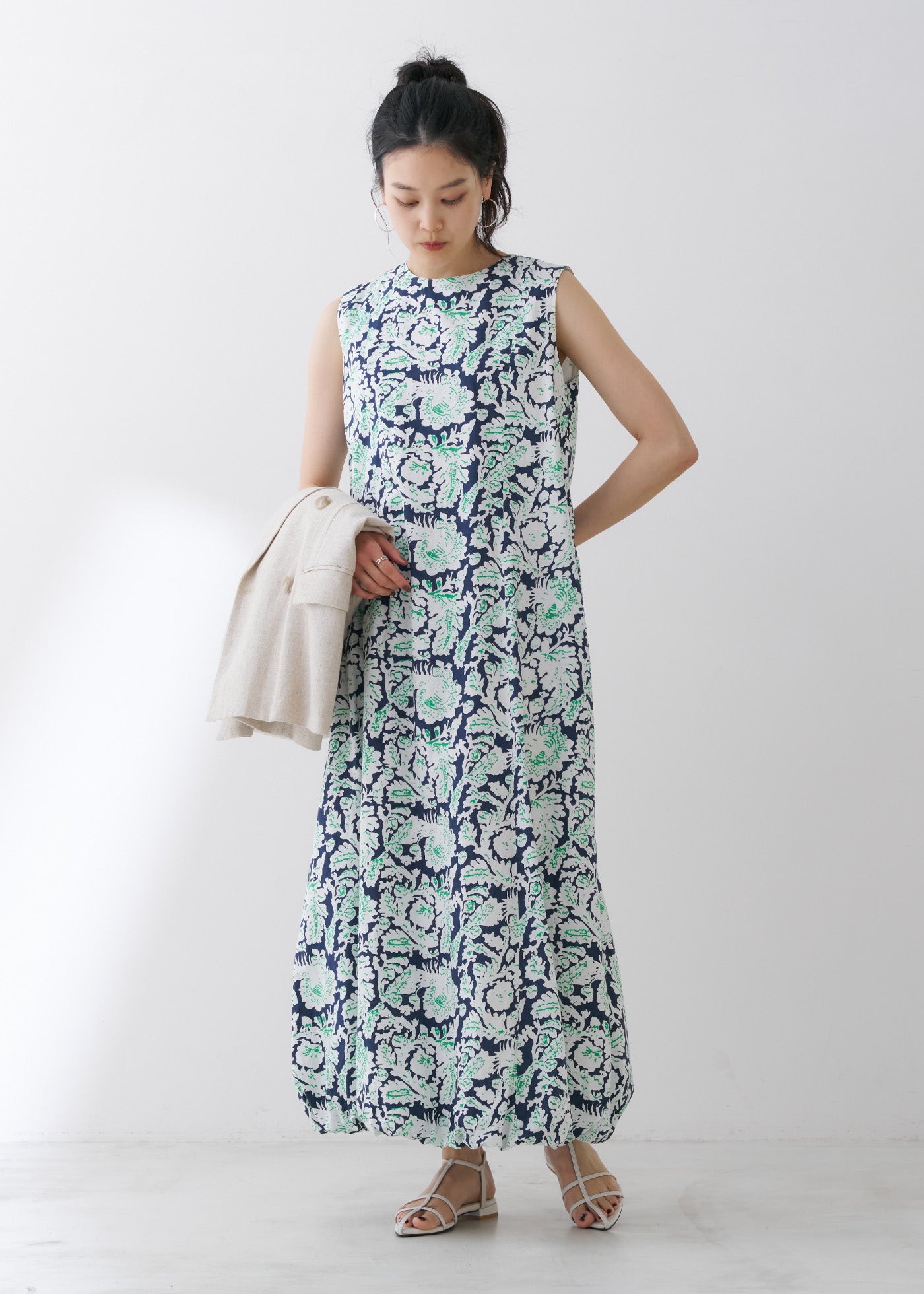 Poplin Botanical Print Sleeveless Ballon Dress | Pasand by ne Quittez pas |  パサンドバイヌキテパ