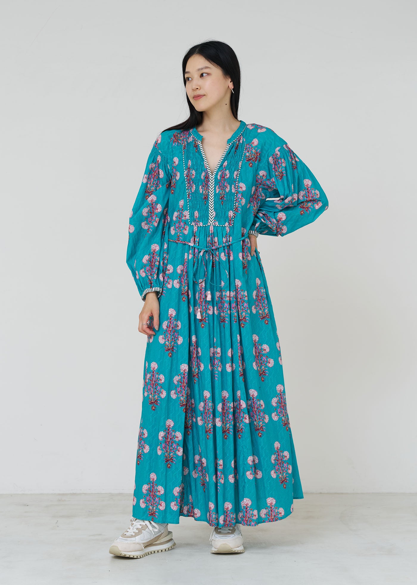 Cotton Jacquard Marigold Print Shirring Dress | Pasand by ne Quittez pas |  パサンドバイヌキテパ