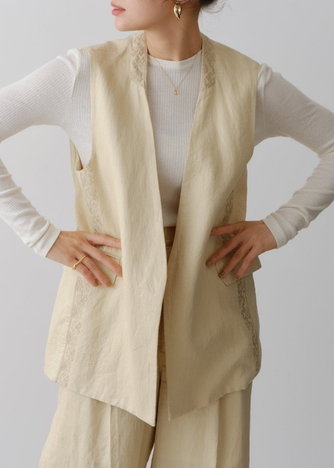 Linen Twill Embroidery Gilet