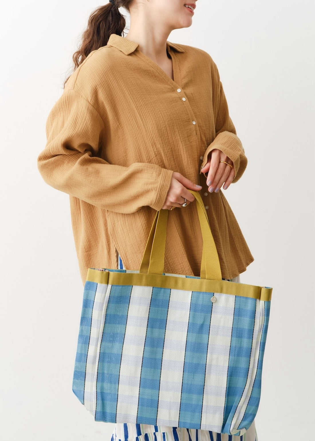 Multi Stripe Mesh Tote Bag With Pouch