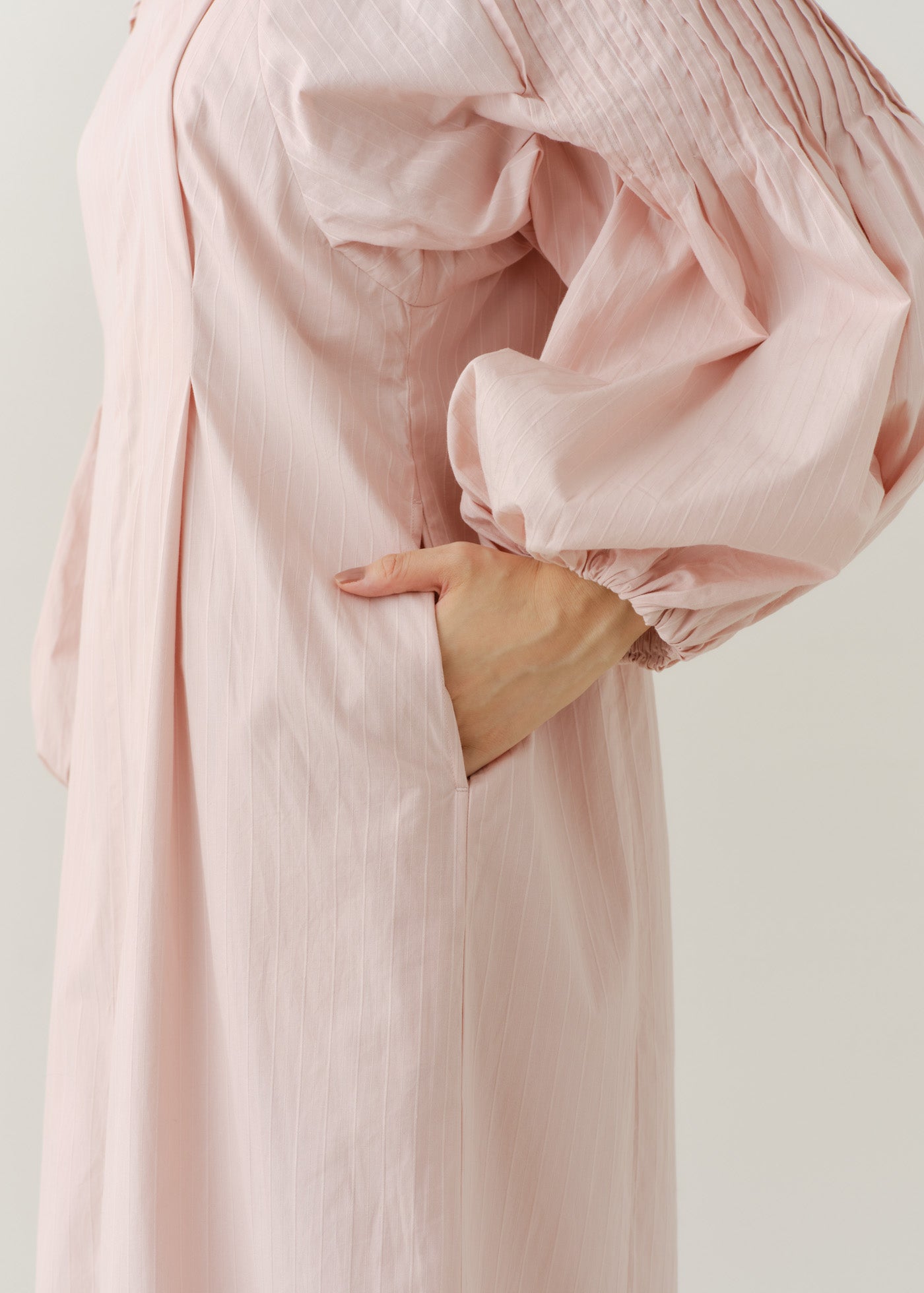 Poplin Tuck Sleeve Dress | Pasand by ne Quittez pas | パサン