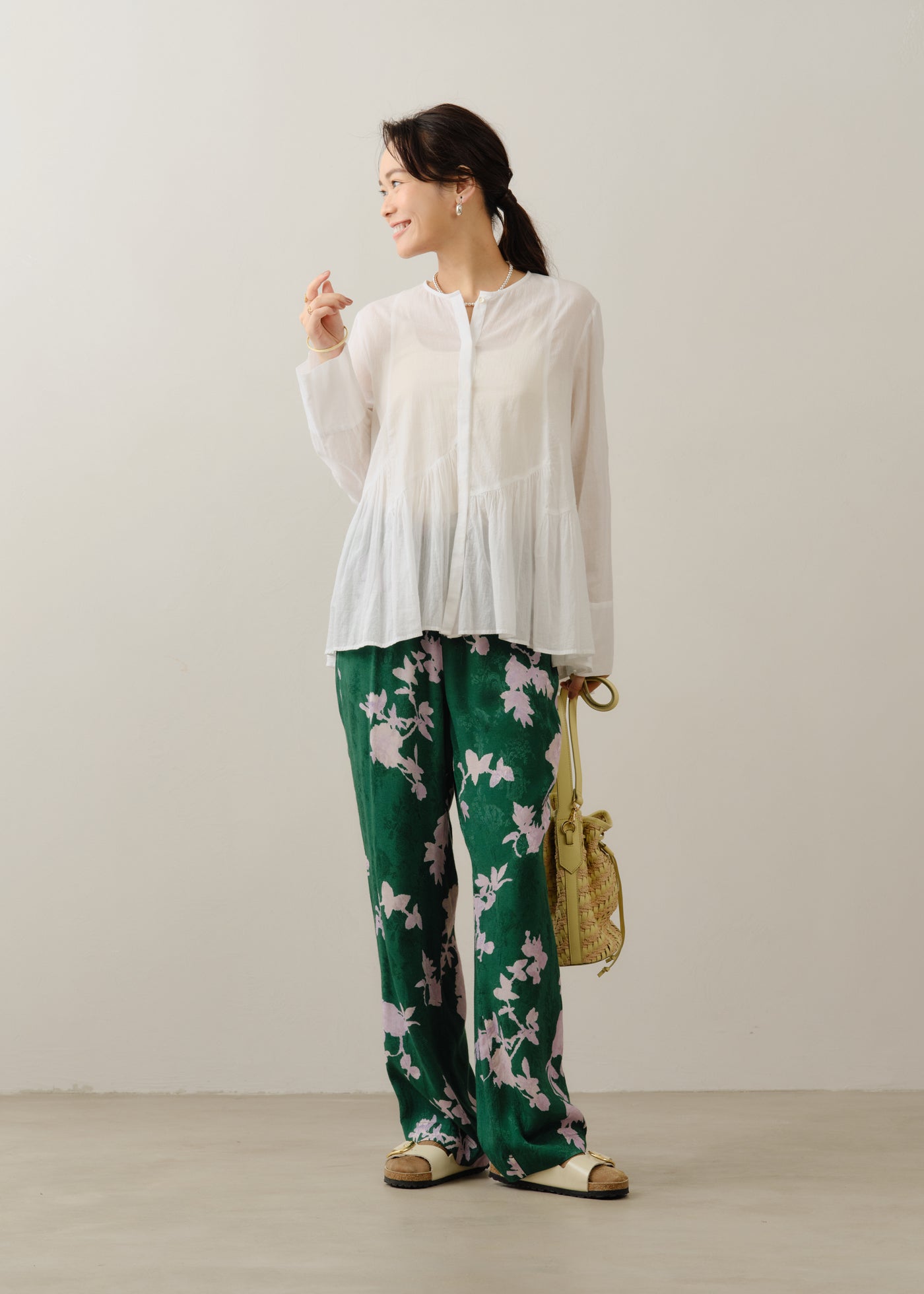 Shantoon Jacquard Rose Print Pants | Pasand by ne Quittez pas