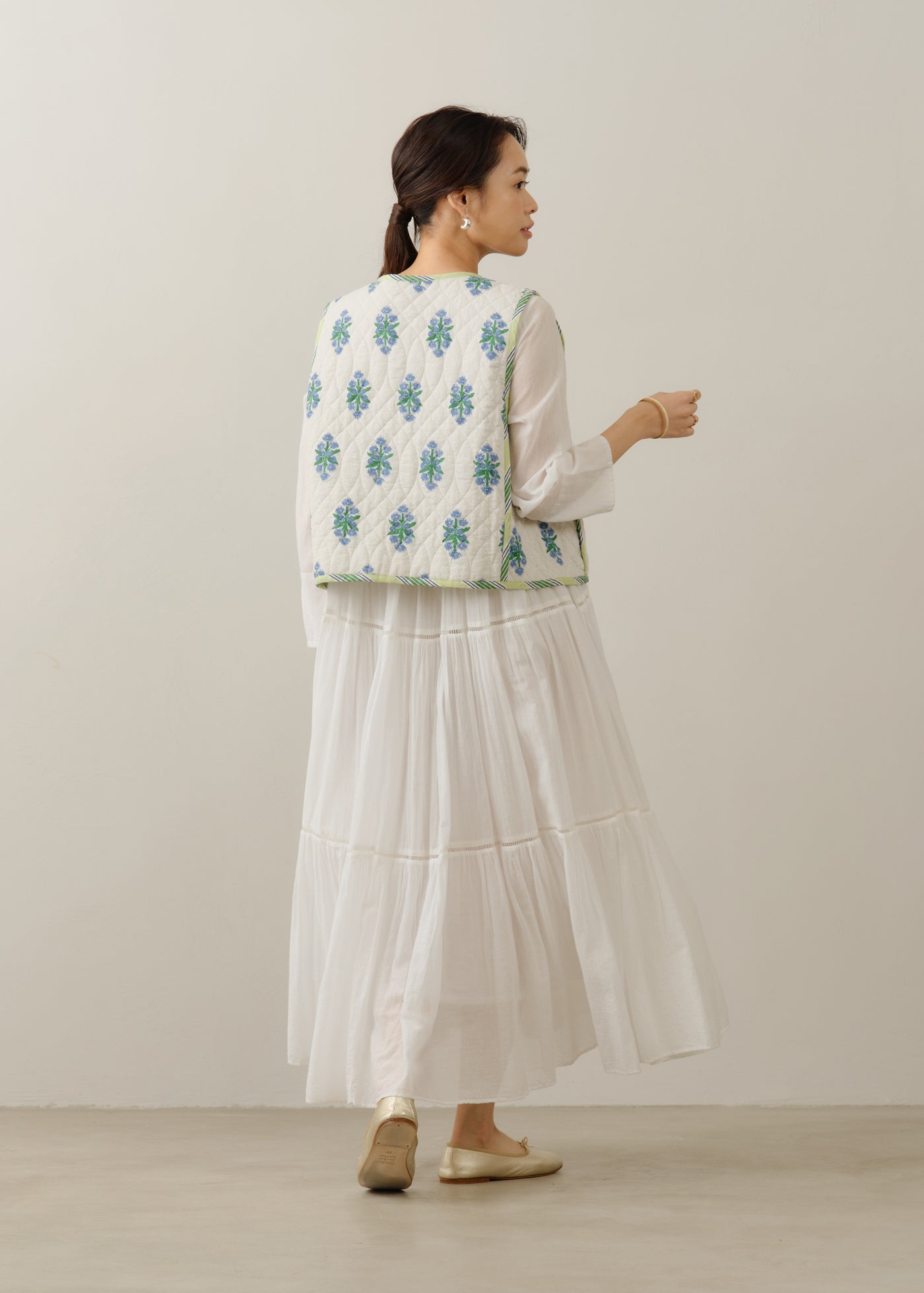 Cotton Jacquard Iberis Print Reversible Vest | Pasand by ne