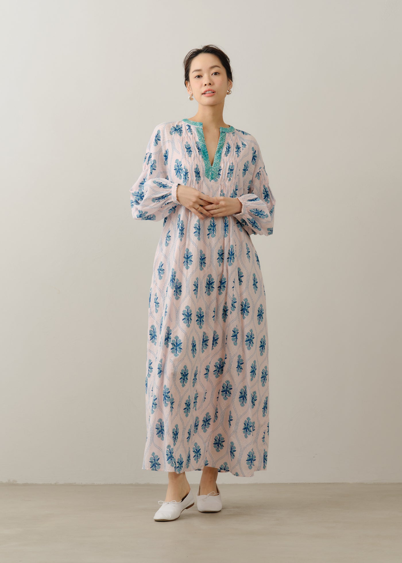 USED古着(ユーズドフルギ) {{PRESTIGE APPAREL}} 22AW シルク スクリプトロゴ 刺繍 パイピング パジャマ パンツ メンズ  S【中古】【ブランド古着バズストア】 1/14 10時発売】Cotton Jacquard Iberis Print Pintuck Dress | Pasand