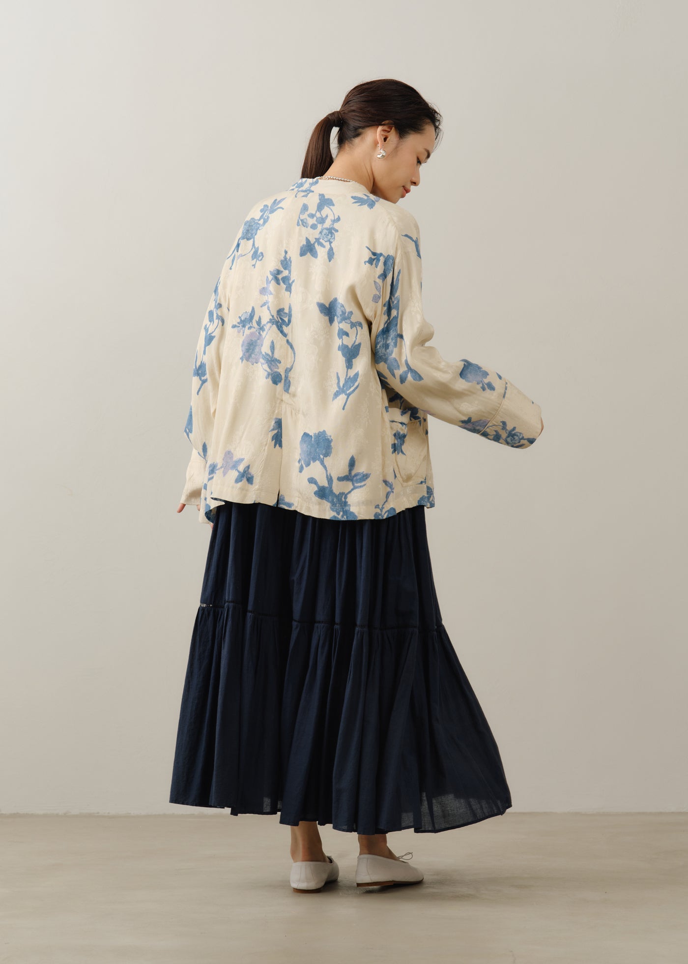 Shantoon Jacquard Rose Print China Jacket | Pasand by ne Quittez