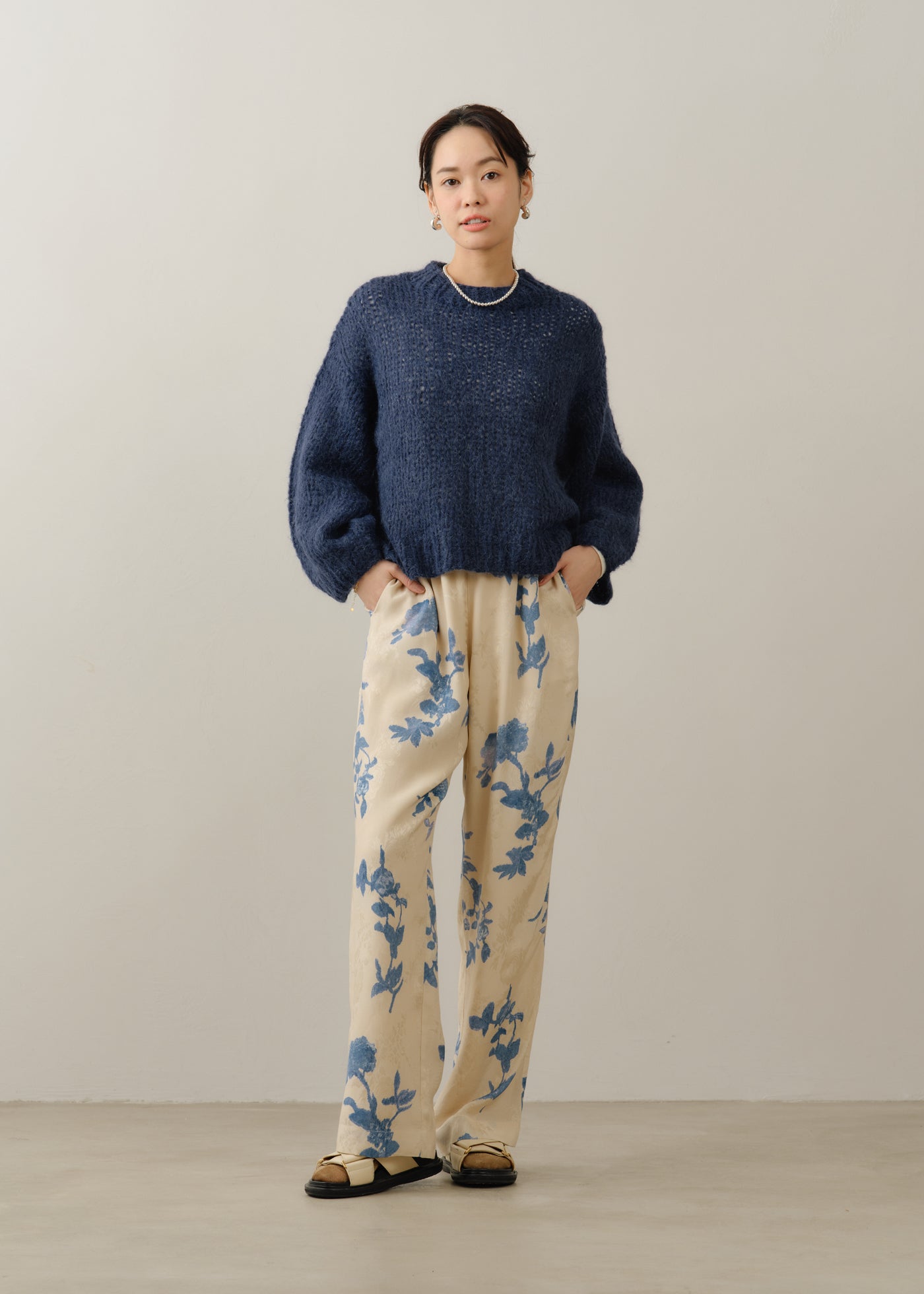Shantoon Jacquard Rose Print Pants | Pasand by ne Quittez pas