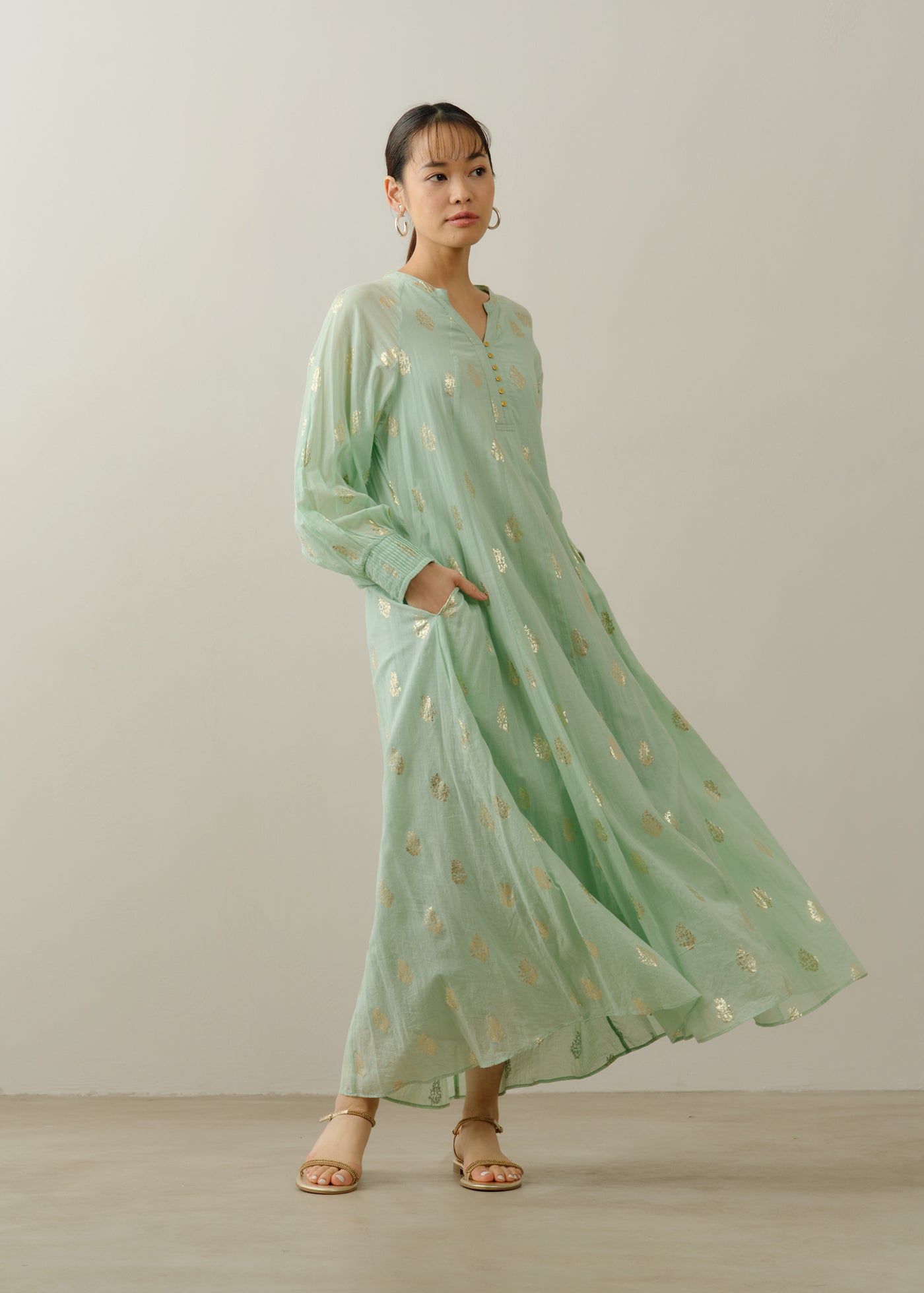 2/4 10時発売】Cotton Voile Foil Flower Print Sleeve Dress | Pasand