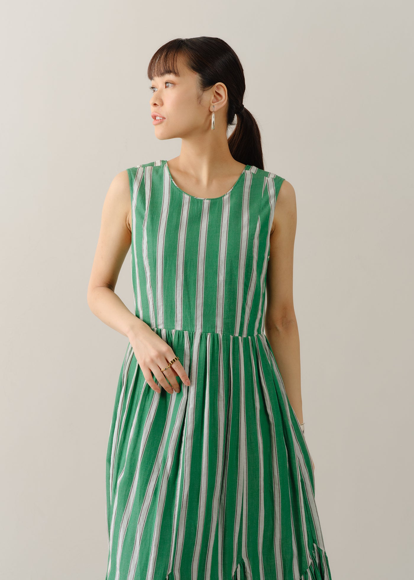 5月上旬お届け予定】Cotton Voile Stripe Sleeveless Slant Panel