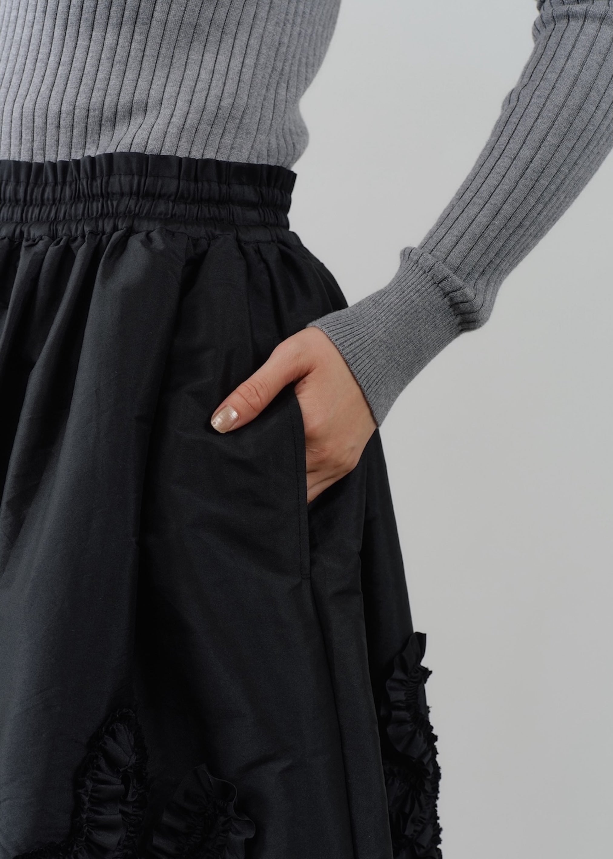 【9月下旬お届け予定】Poly Dupion Frill Embroidery Skirt