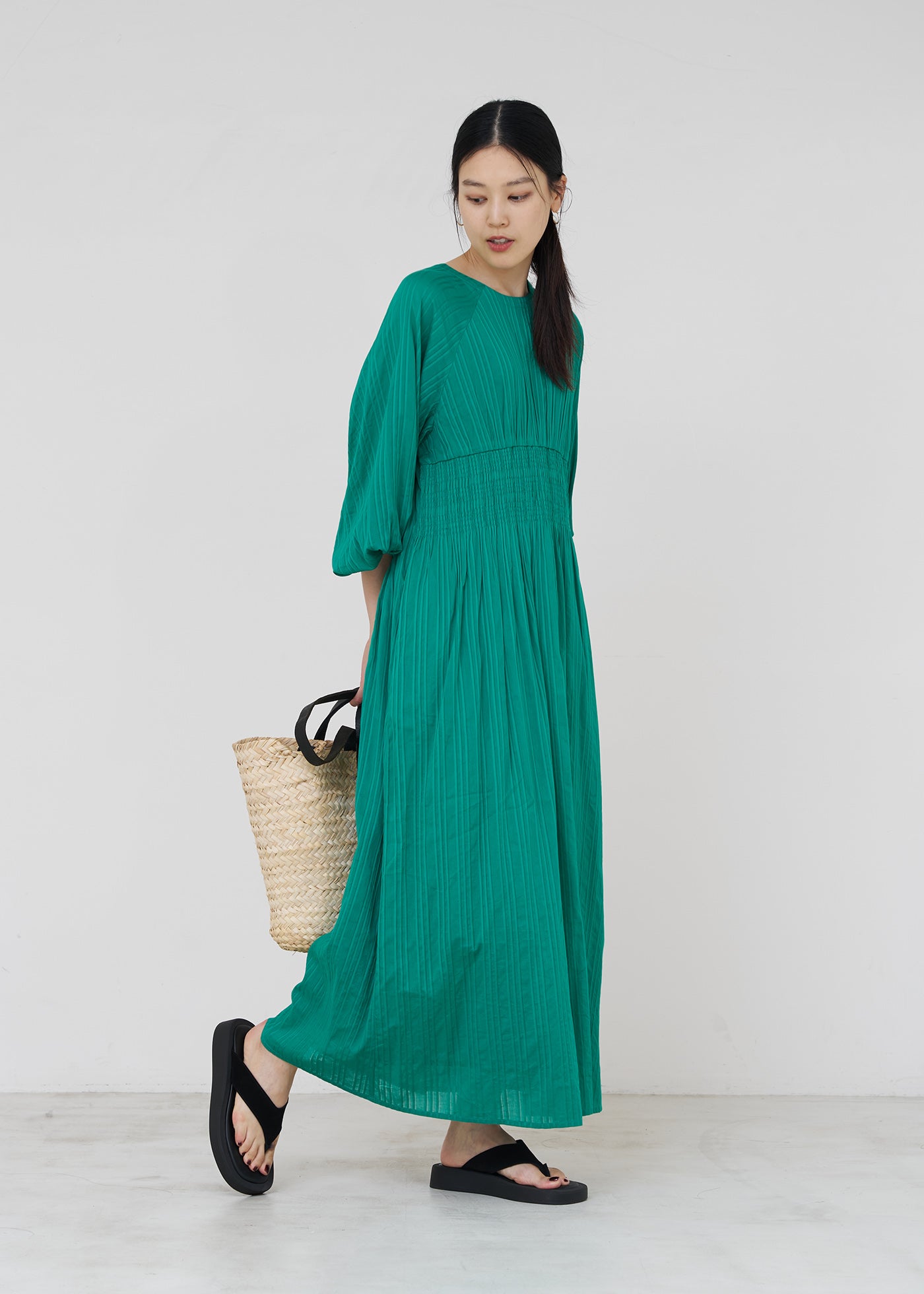 Cotton Dobby Stripe Solid Waist Shirring Dress | Pasand by ne Quittez pas |  パサンドバイヌキテパ