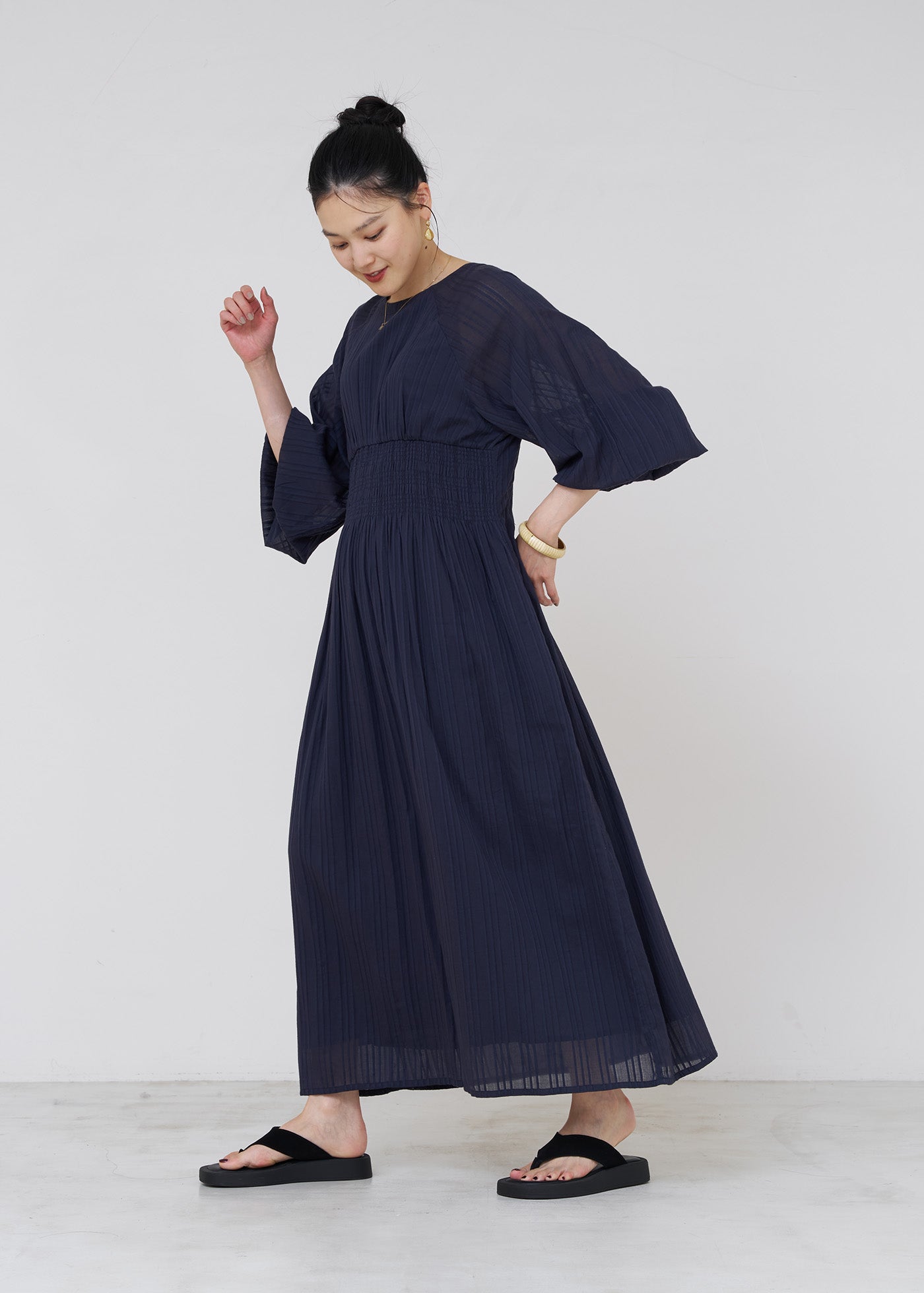 Cotton Dobby Stripe Solid Waist Shirring Dress | Pasand by ne Quittez pas |  パサンドバイヌキテパ