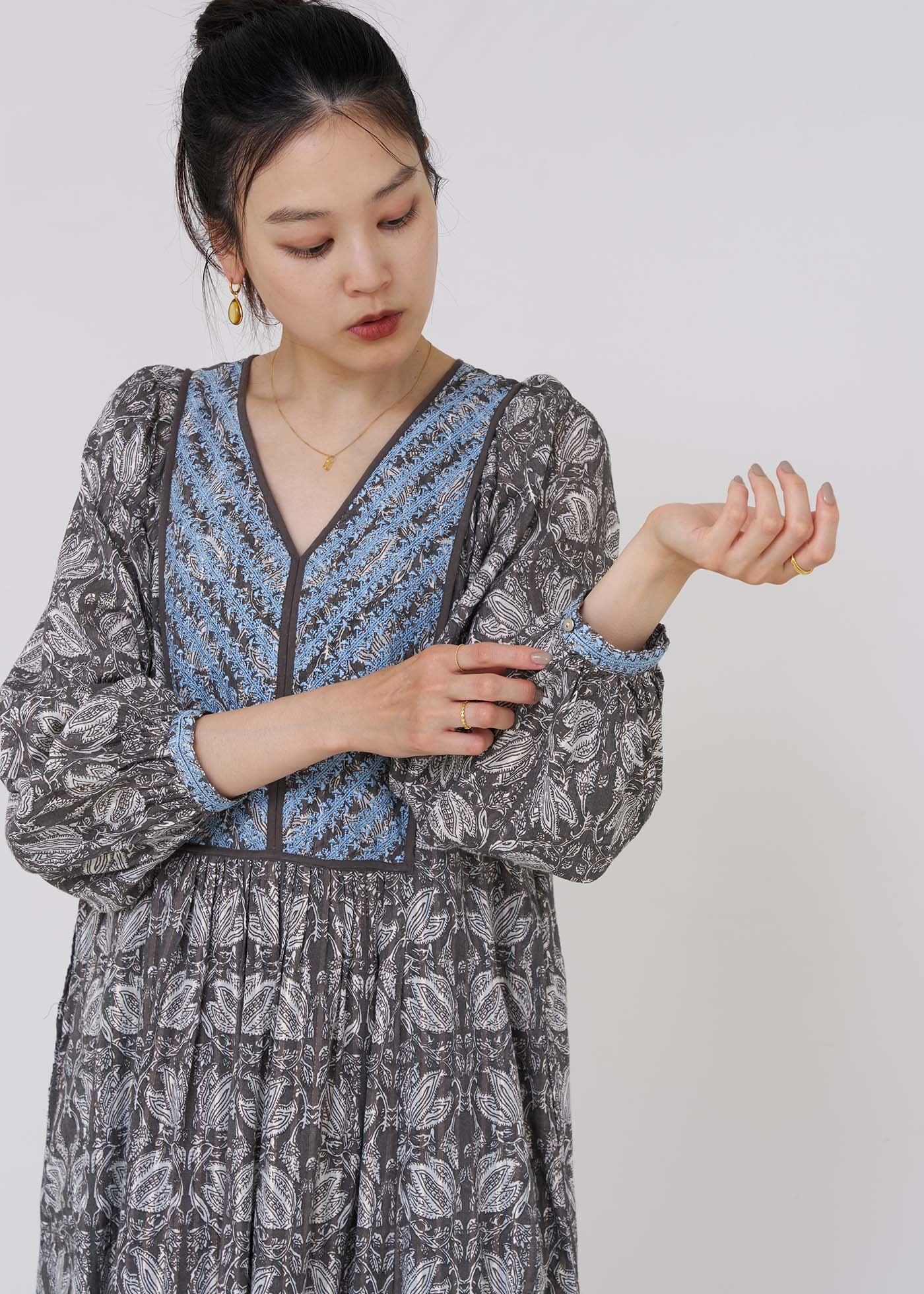 Cotton Lurex Tulip Print Yoke Embroidery Dress | Pasand by ne Quittez pas |  パサンドバイヌキテパ