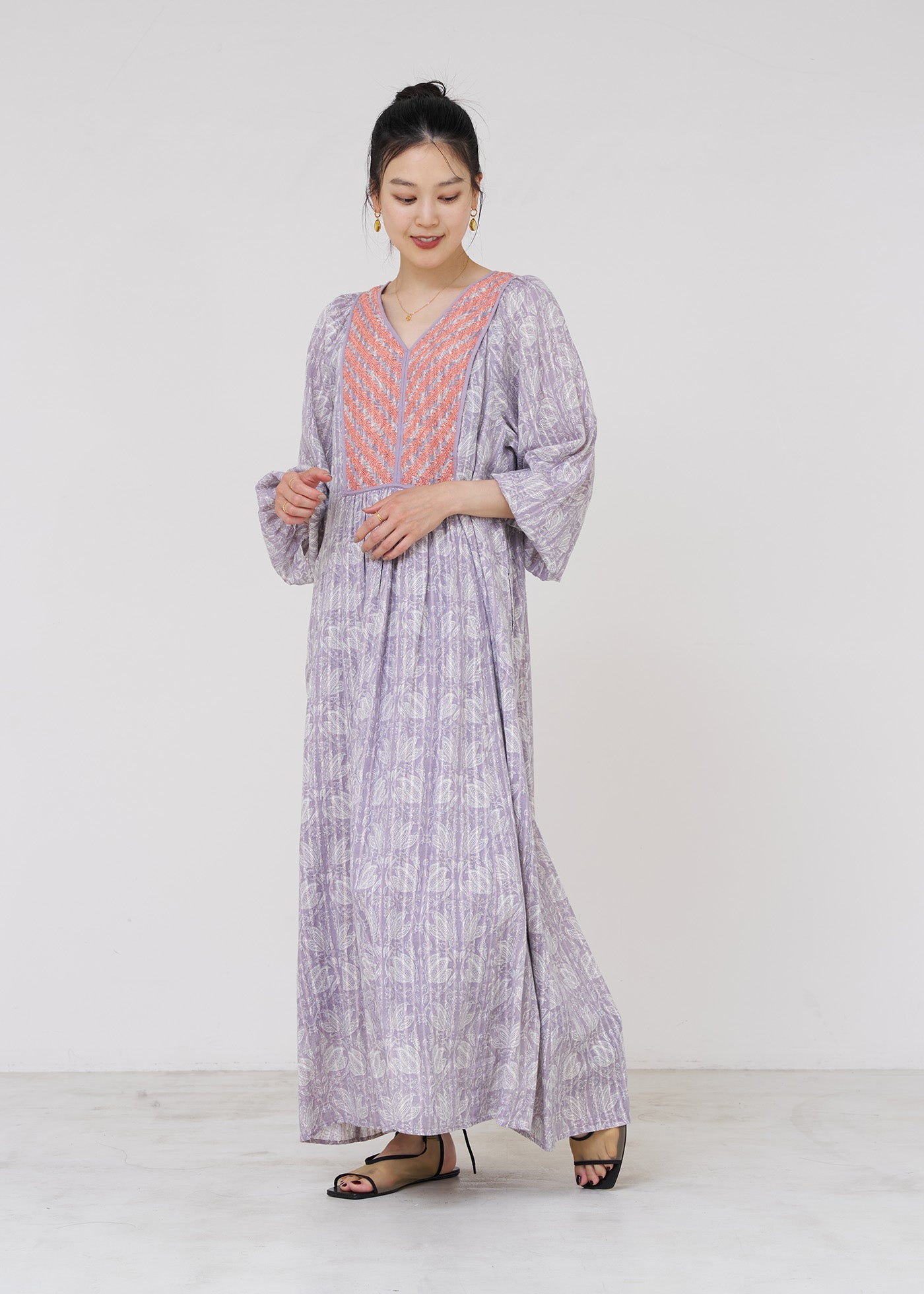 Cotton Lurex Tulip Print Yoke Embroidery Dress | Pasand by ne Quittez pas |  パサンドバイヌキテパ