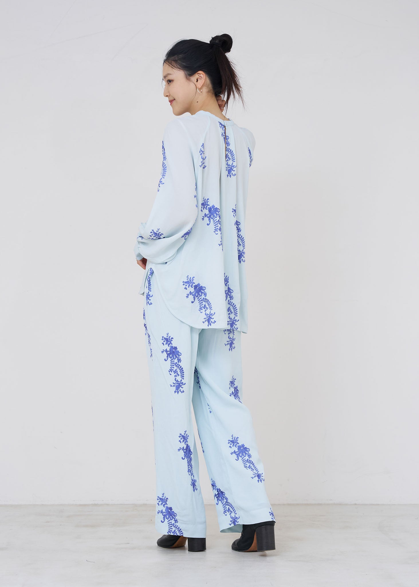 ヌキテパMOSS RAYON FULL EMB SHIRTS長袖ブラウス ヌキテパMOSS RAYON FULL EMB SHIRTS長袖ブラウス