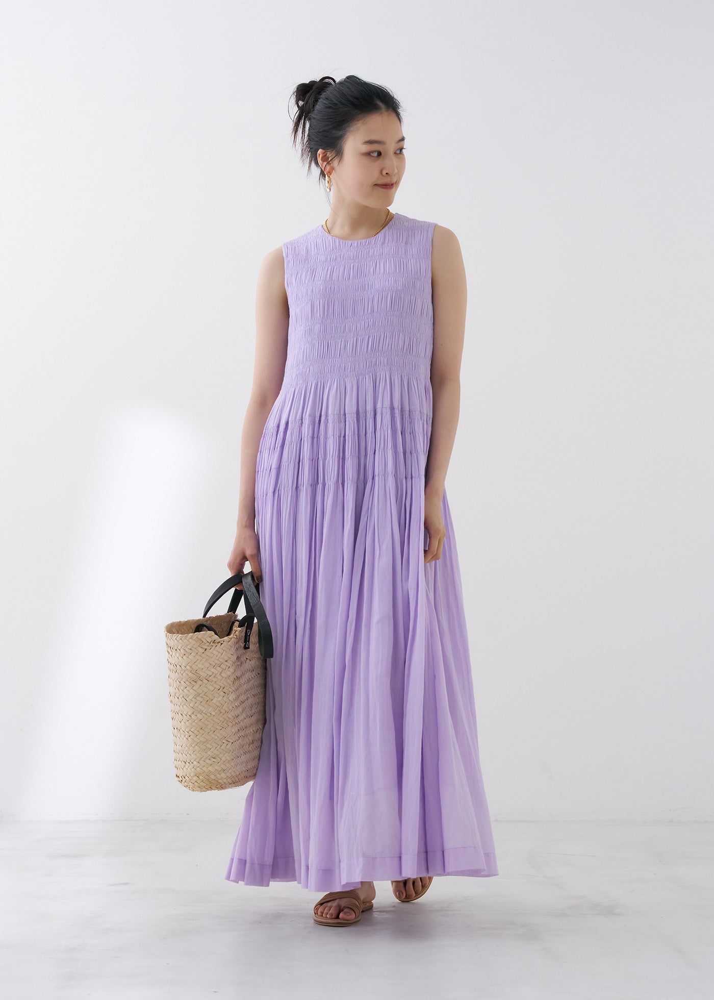 Cotton Voile Shirring Sleeveless Dress | Pasand by ne Quittez pas |  パサンドバイヌキテパ