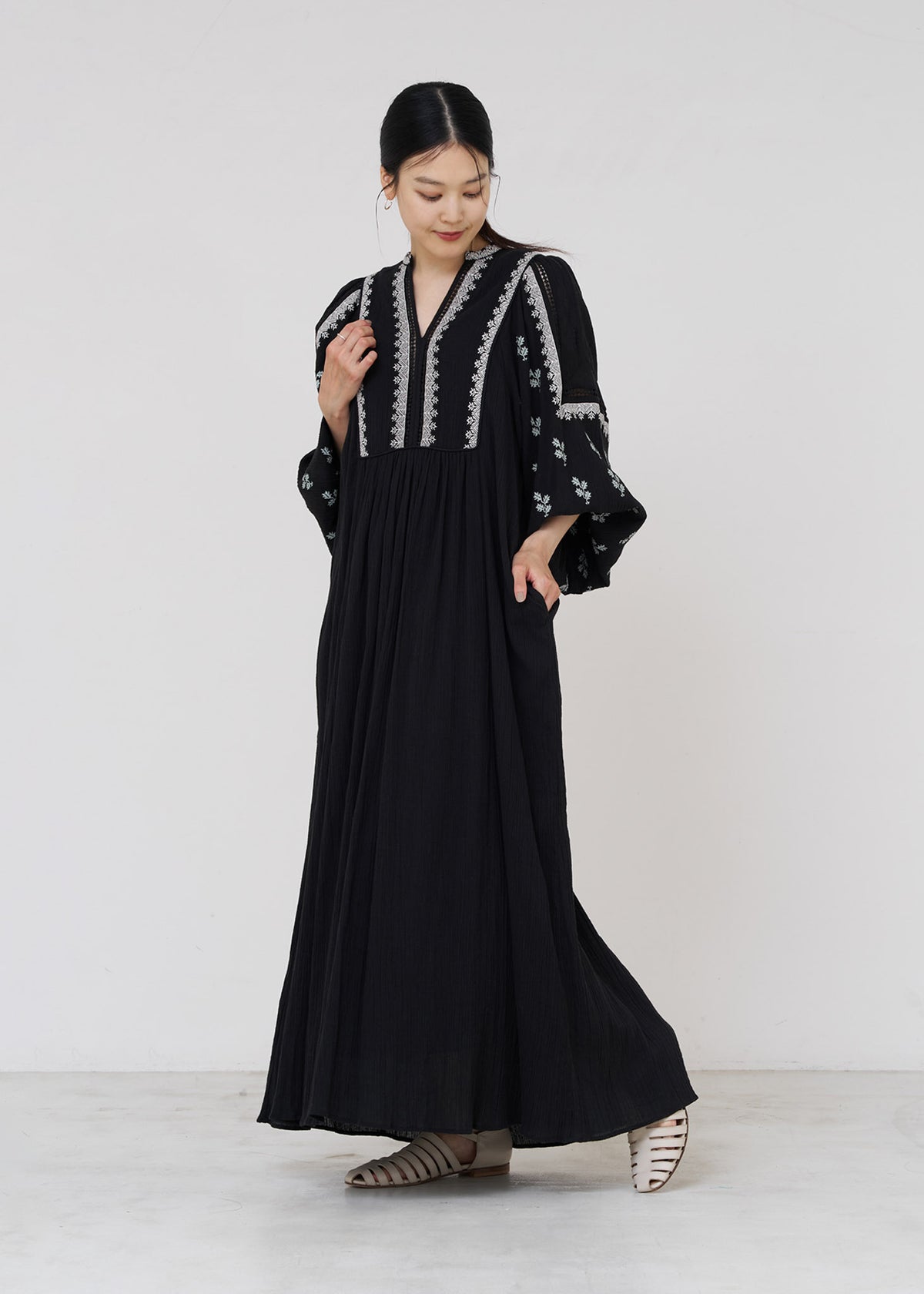 Cotton Gauze Leaf Embroidery Yoke Dress