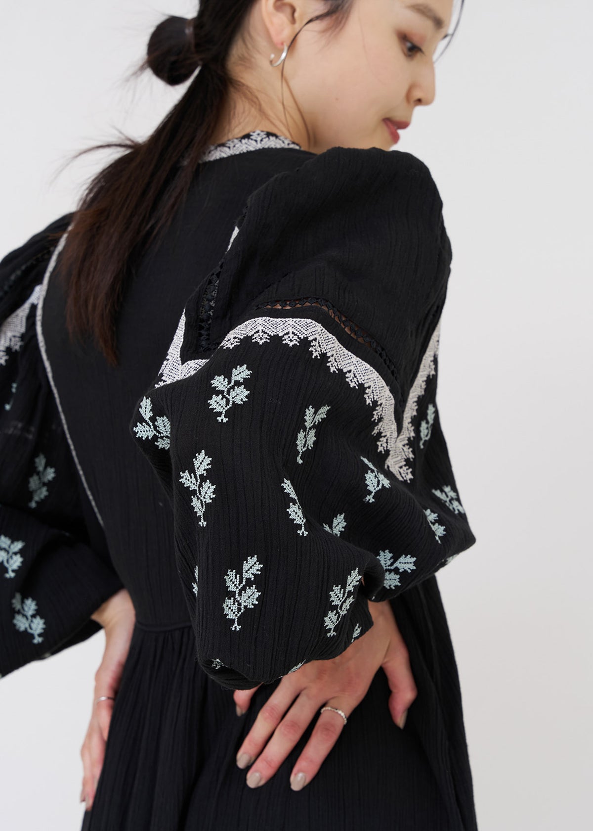 Cotton Gauze Leaf Embroidery Yoke Dress