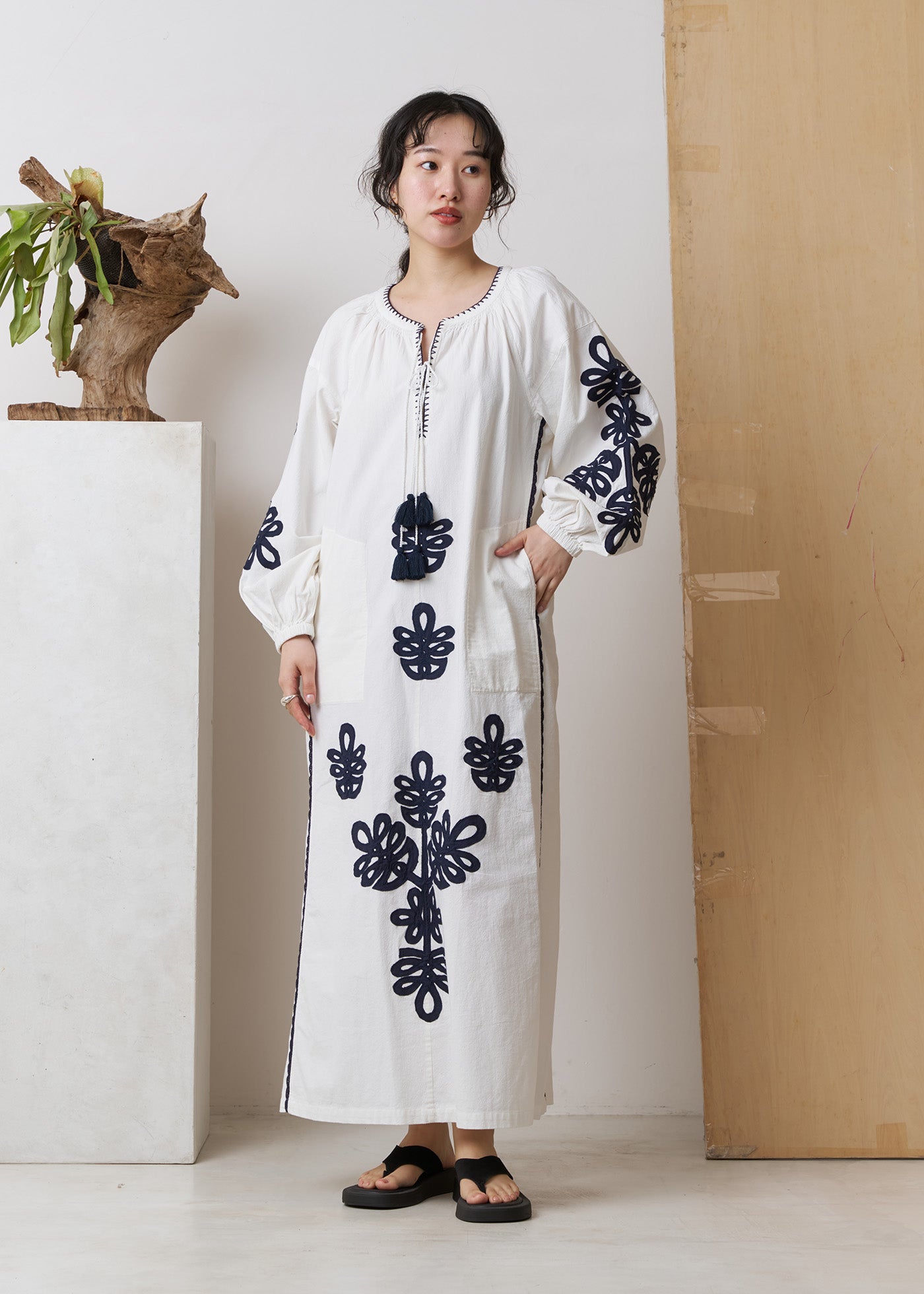 Kazakhstan Patchwork Embroidery Dress | Pasand by ne Quittez pas |  パサンドバイヌキテパ