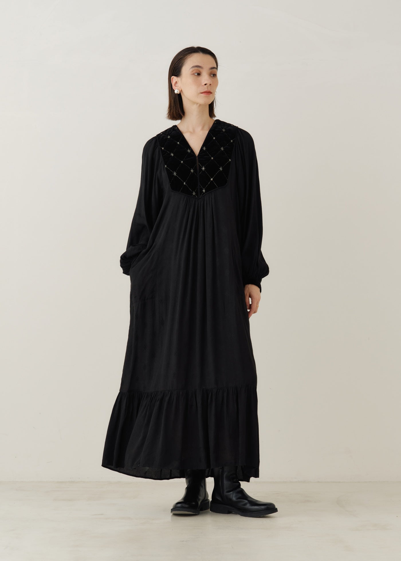 ぱどる様サラマリカ Velvet Beads Embroidery Dress Sara Mallika Velvet Beads Embroidery Dress | KOKO