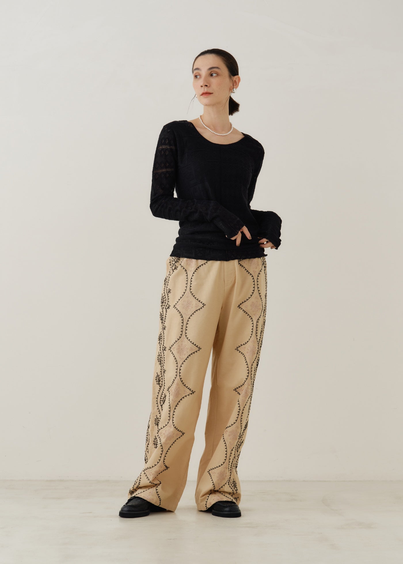 Cotton Linen Aari Embroidery Pants | Pasand by ne Quittez pas