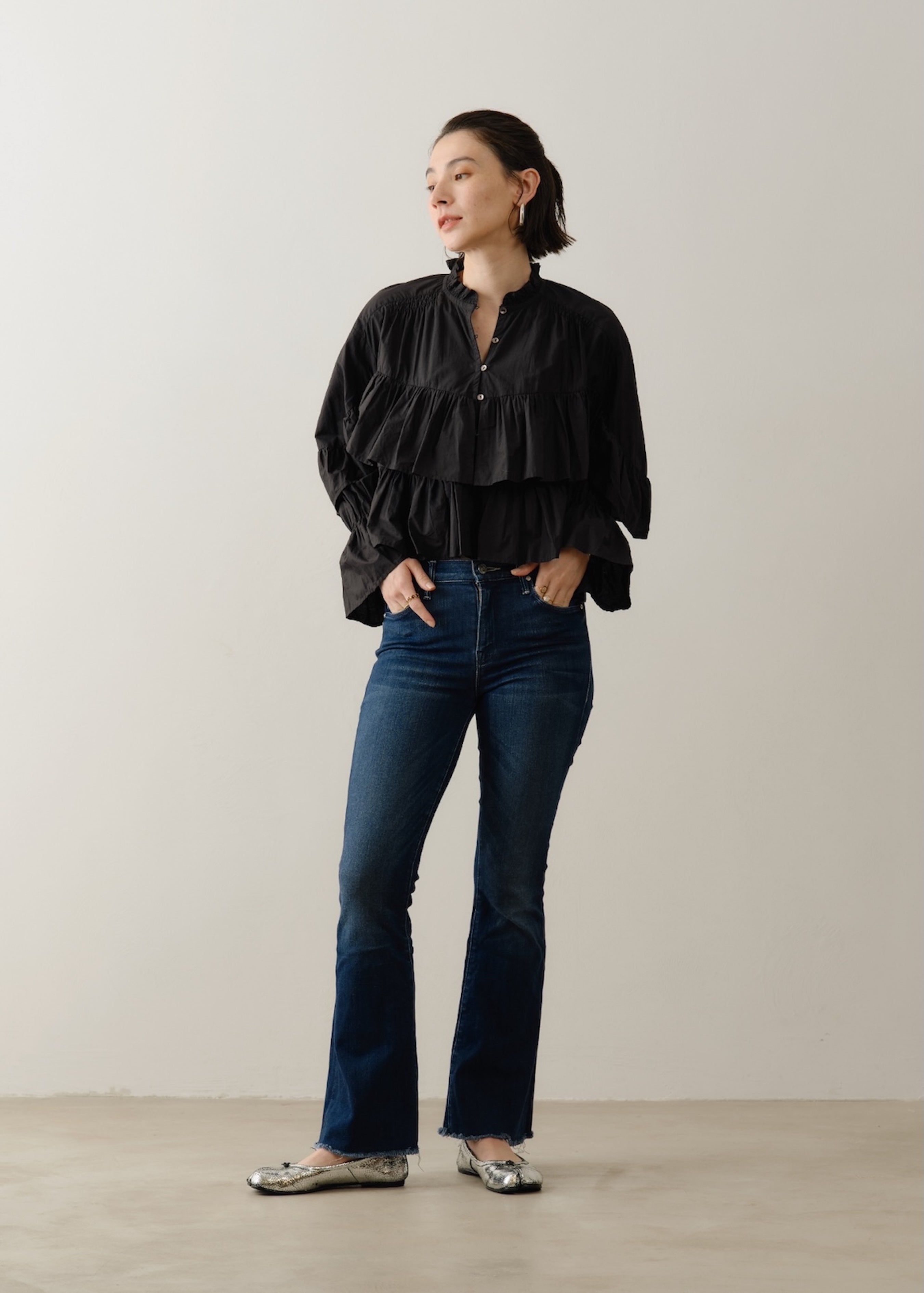 ヌキテパ 刺繍ブラウス インディゴ調 ボリューム袖　ギャザー Cotton Linen Plants Embroidery Long Sleeve Blouse | Pasand by ne