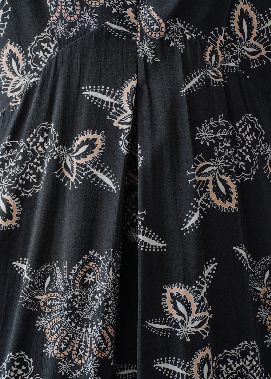 【8/19 10時発売】Talavera Print Tuck Dress