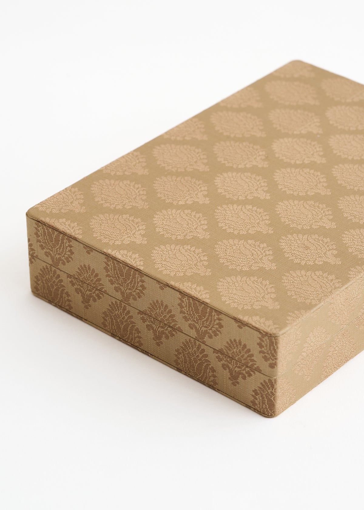 Lt.beige