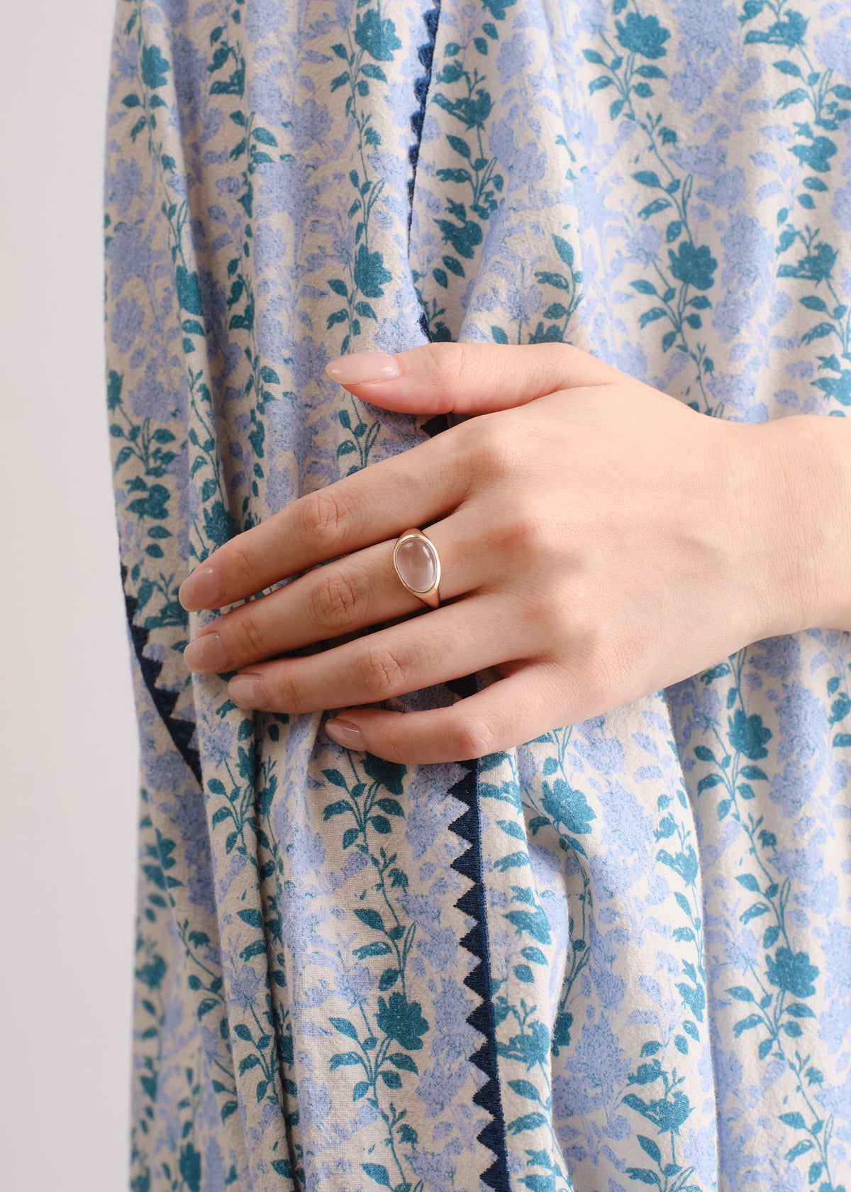 【10/28 10時発売】Jaipur Rose Cabochon Signet Ring Rose Quartz