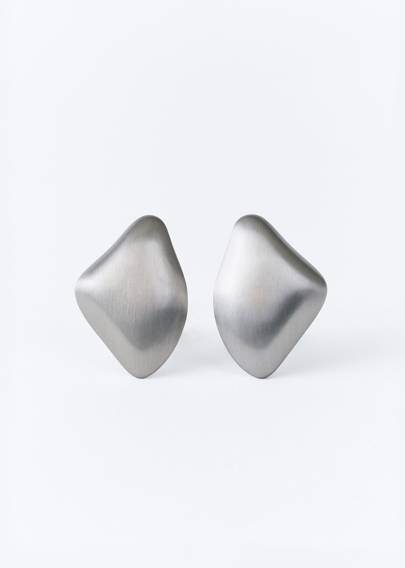 【5/21 10時発売】ドレスに合わせるエスプリジュエリー Leaf Clip Earring