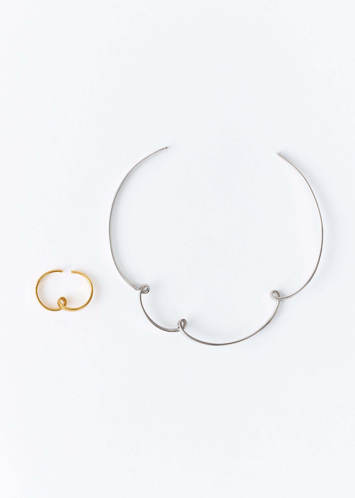 ドレスに合わせるエスプリジュエリー Silver Cloud Choker & Gold Double Finger Ring