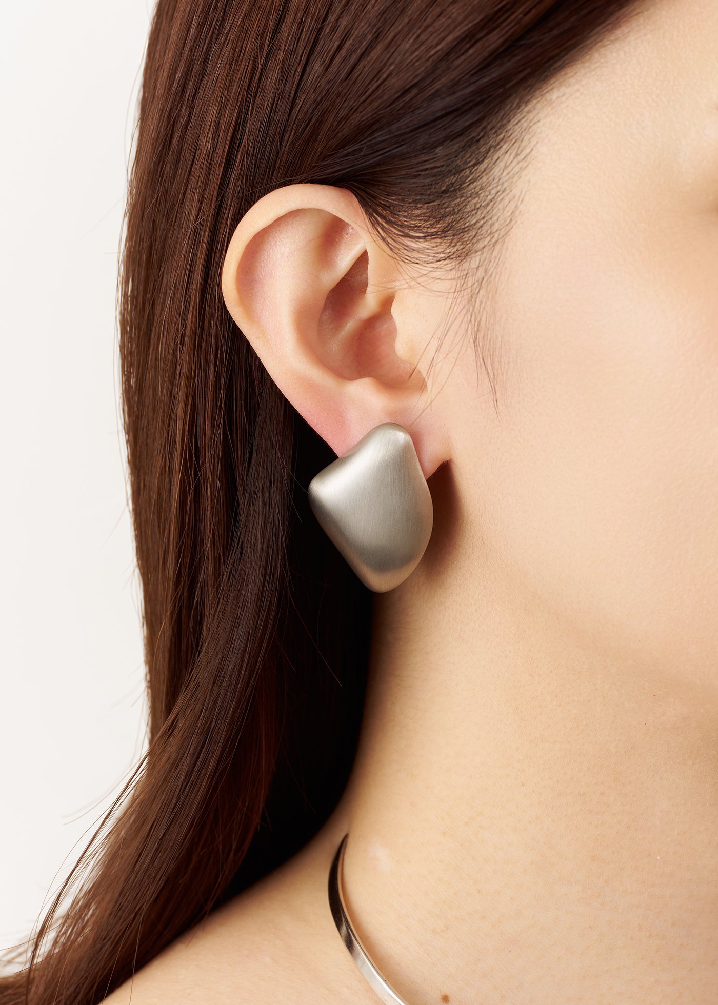 ドレスに合わせるエスプリジュエリー Leaf Clip Earring