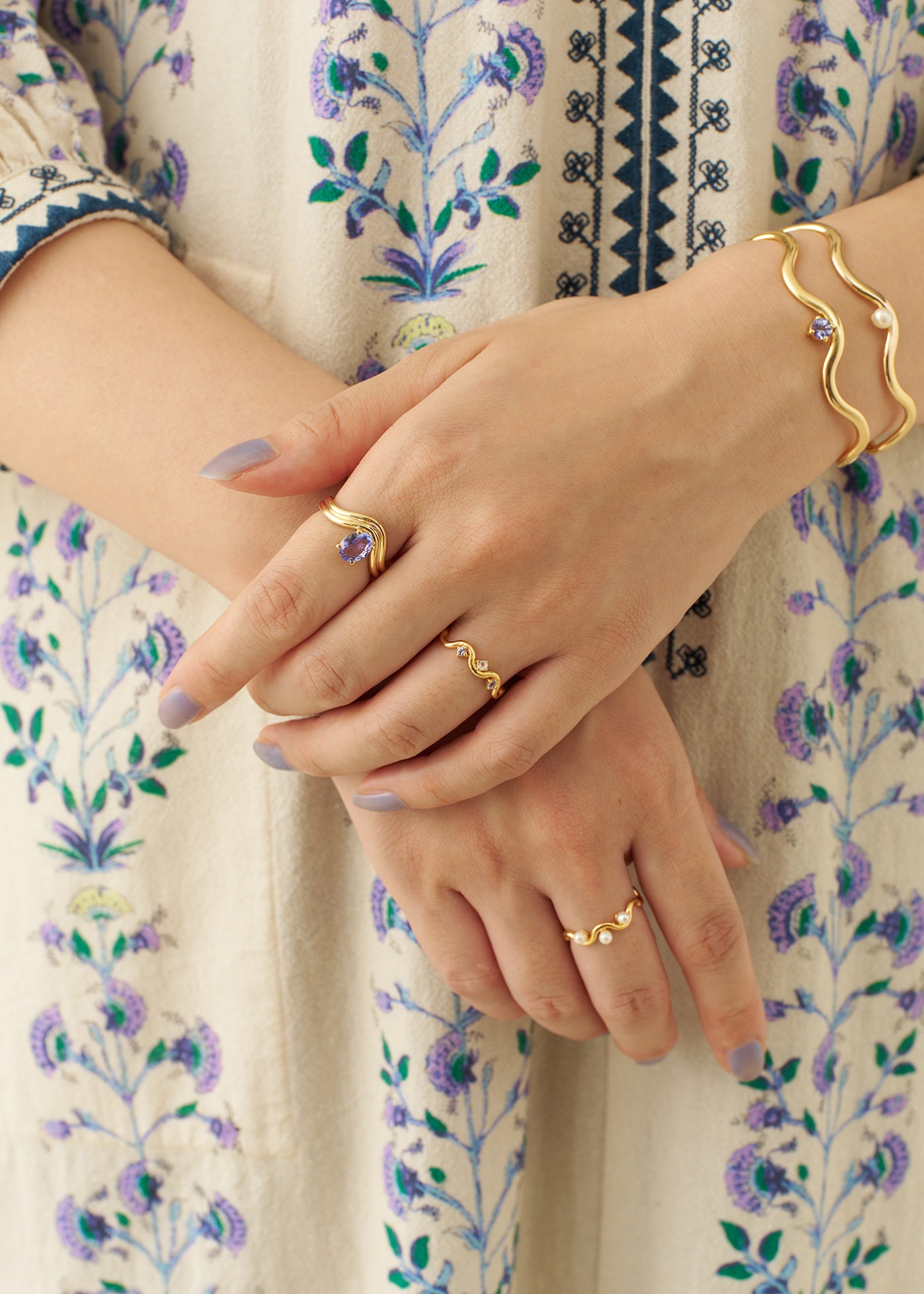 ウパラ　タンザナイトリング 9号　パサンド バイ ヌキテパ Celestial Crescent Clouds Ring Tanzanite | Pasand by ne Quittez